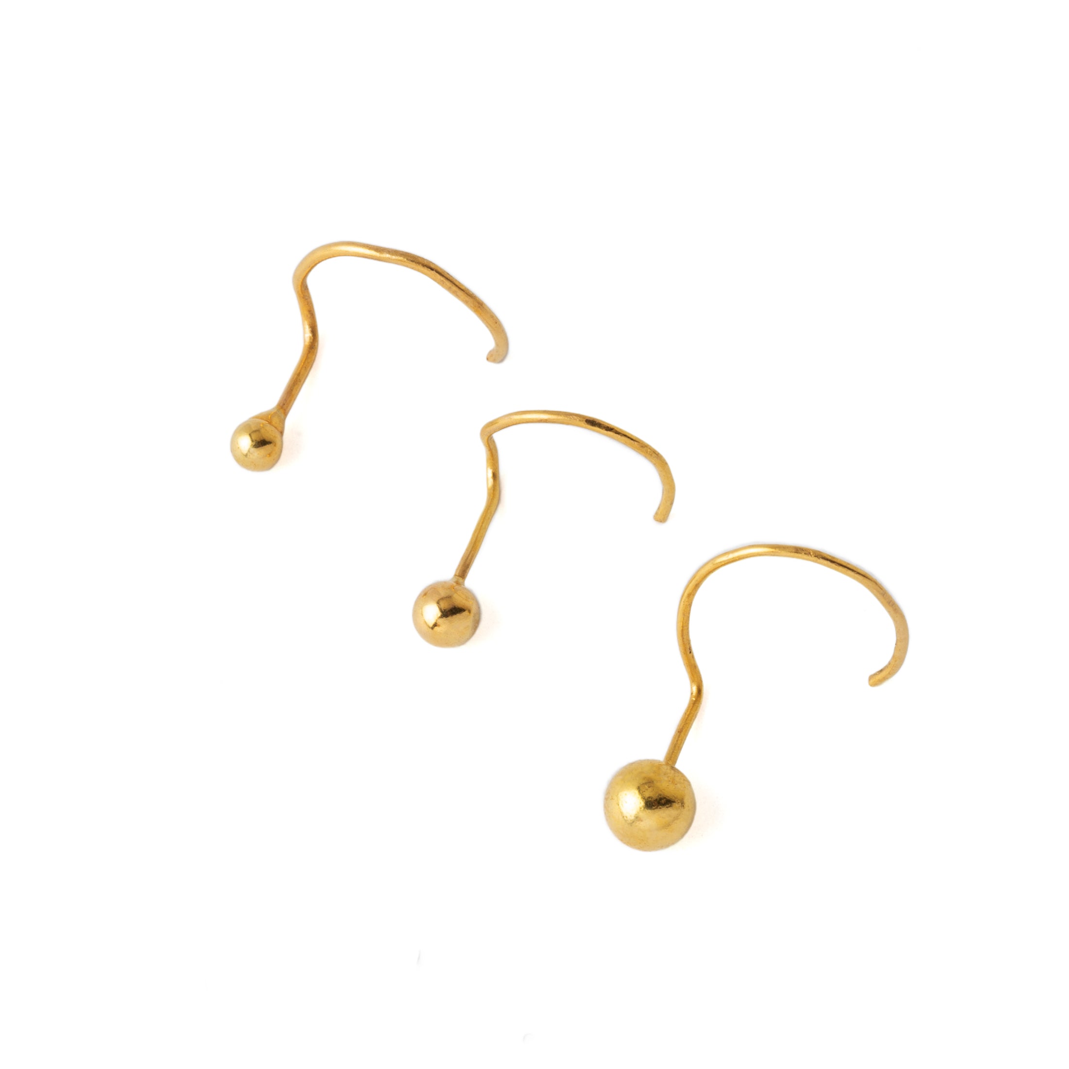 2mm, 3mm and 4mm 18K Gold Dot Nose Studs side view