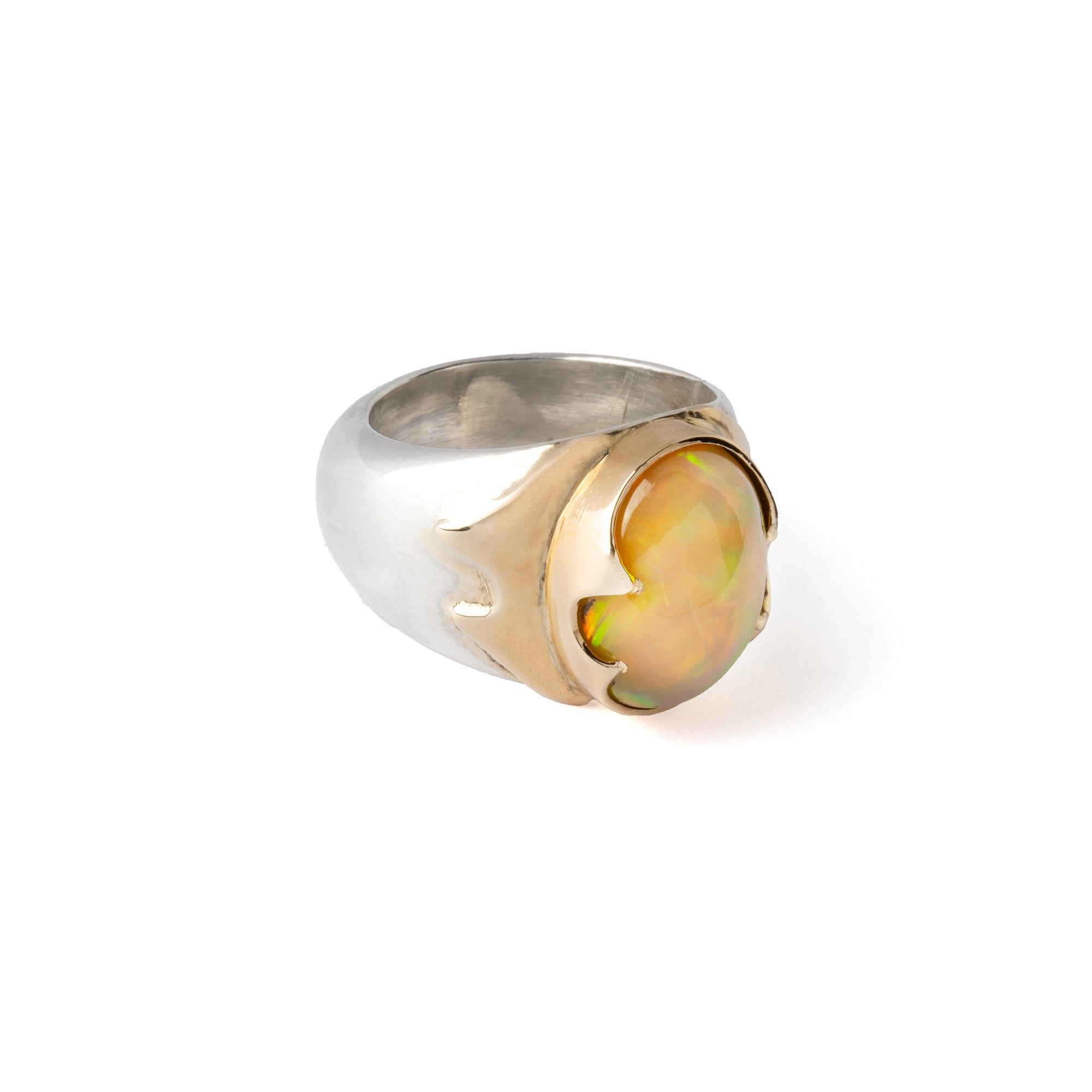 Bague en argent poinçonnée avec opale éthiopienne I