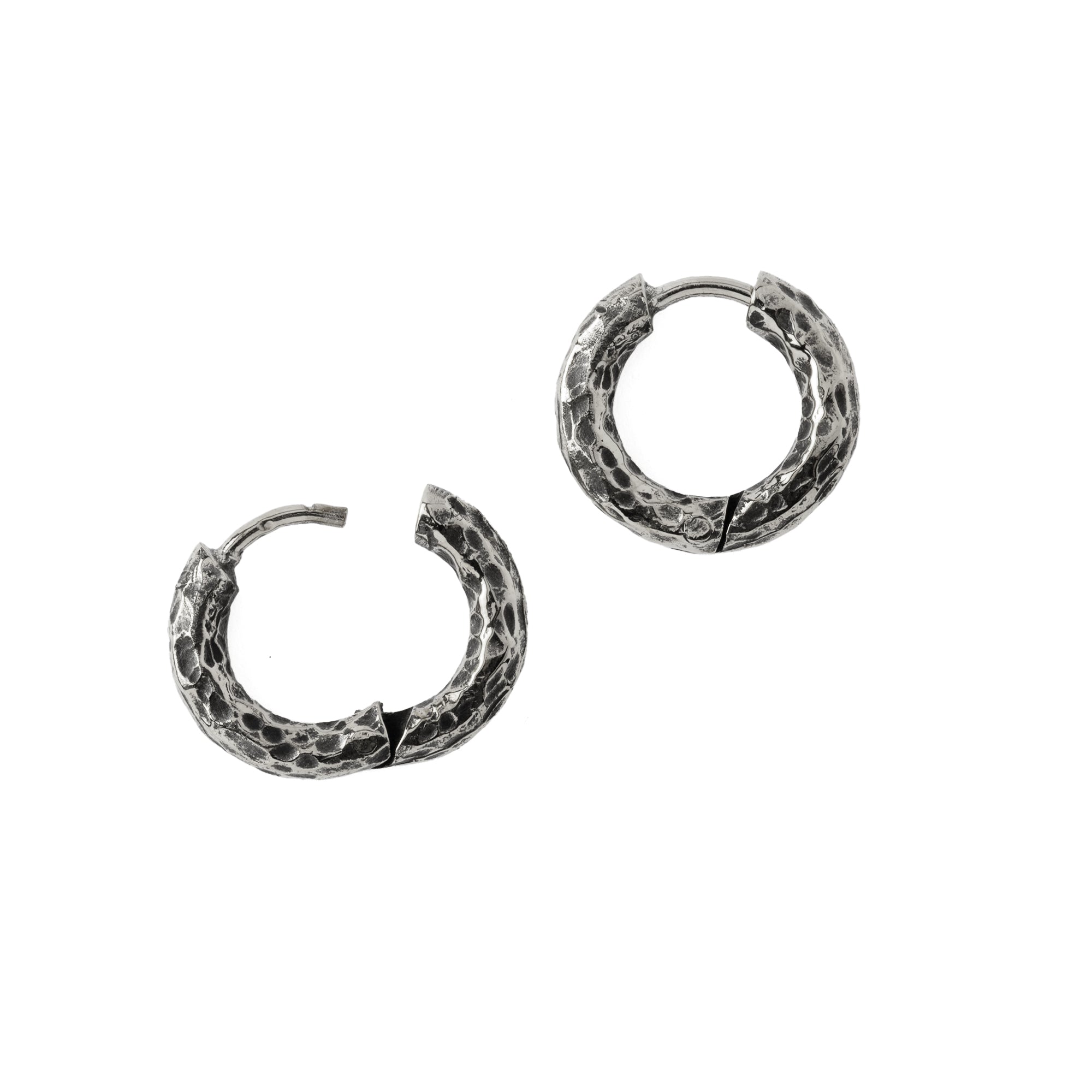 18mm Hammered Silver Clicker Hoops earrings open mode