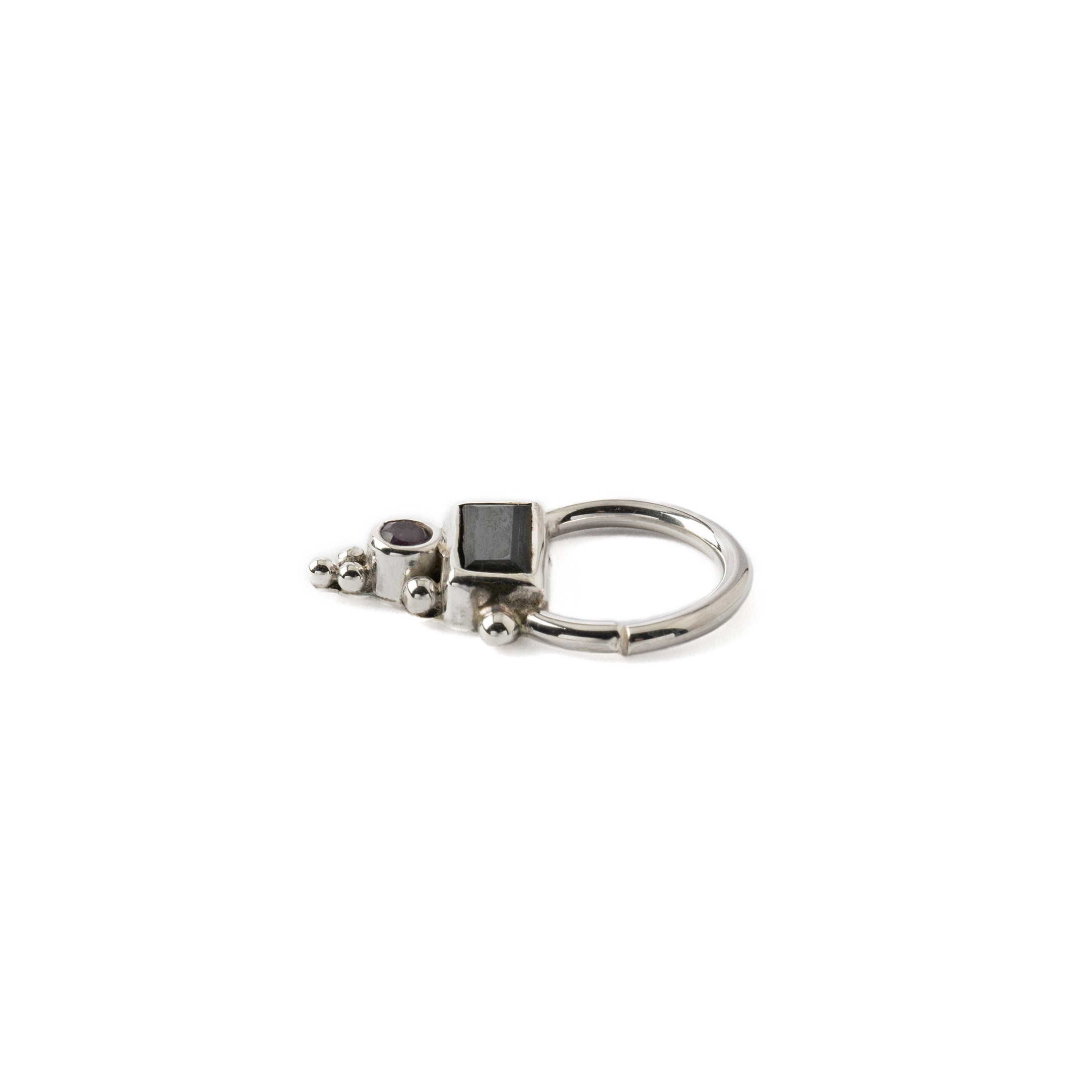 Jaya Silver Septum ring with Tourmaline and Amethyst side view
