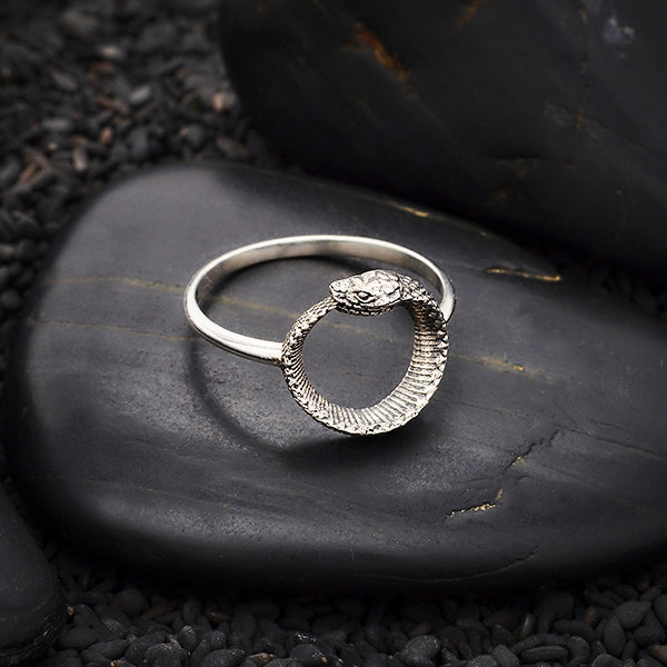 Bague serpent Ouroboros en argent