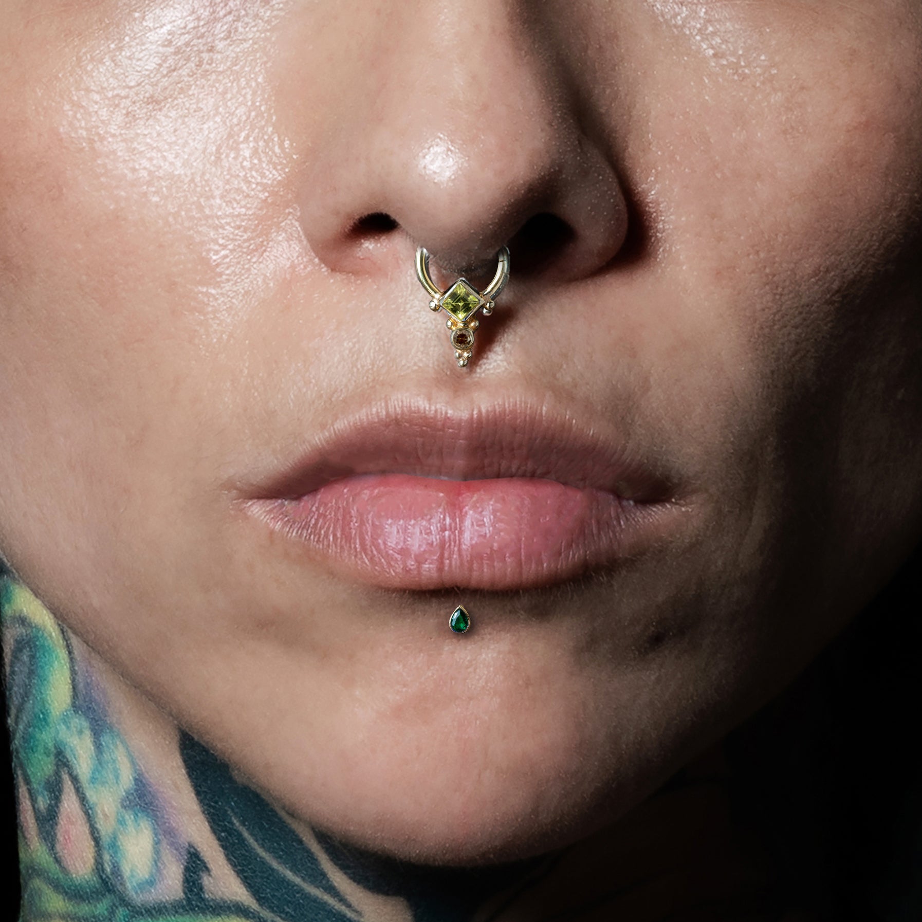 Rishigoldseptum_teardropCZlabret_05006_GREEN.jpg__PID:56d24bdb-ff73-459d-952f-908127bd3e4d