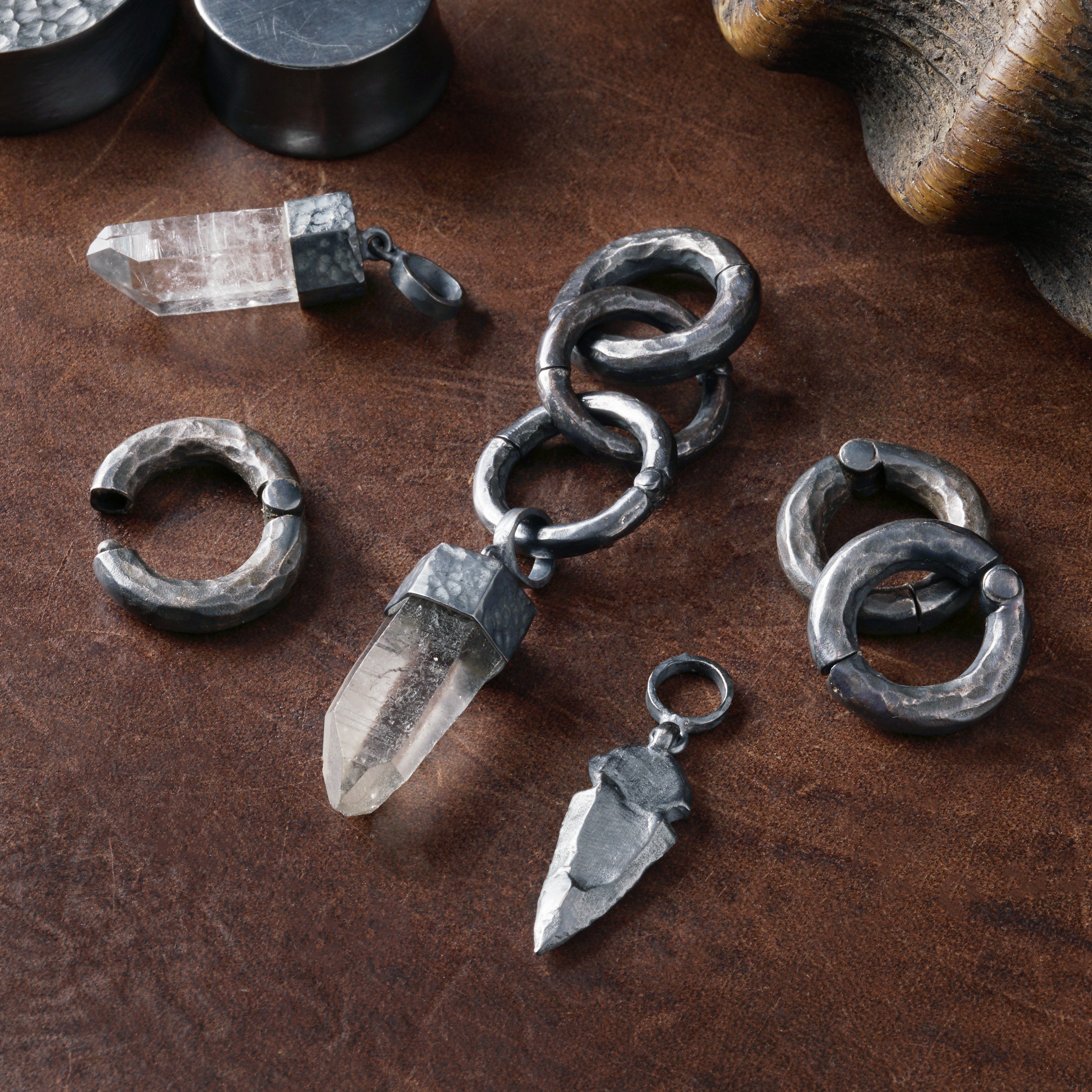 Hammered Black Silver Clicker Ring