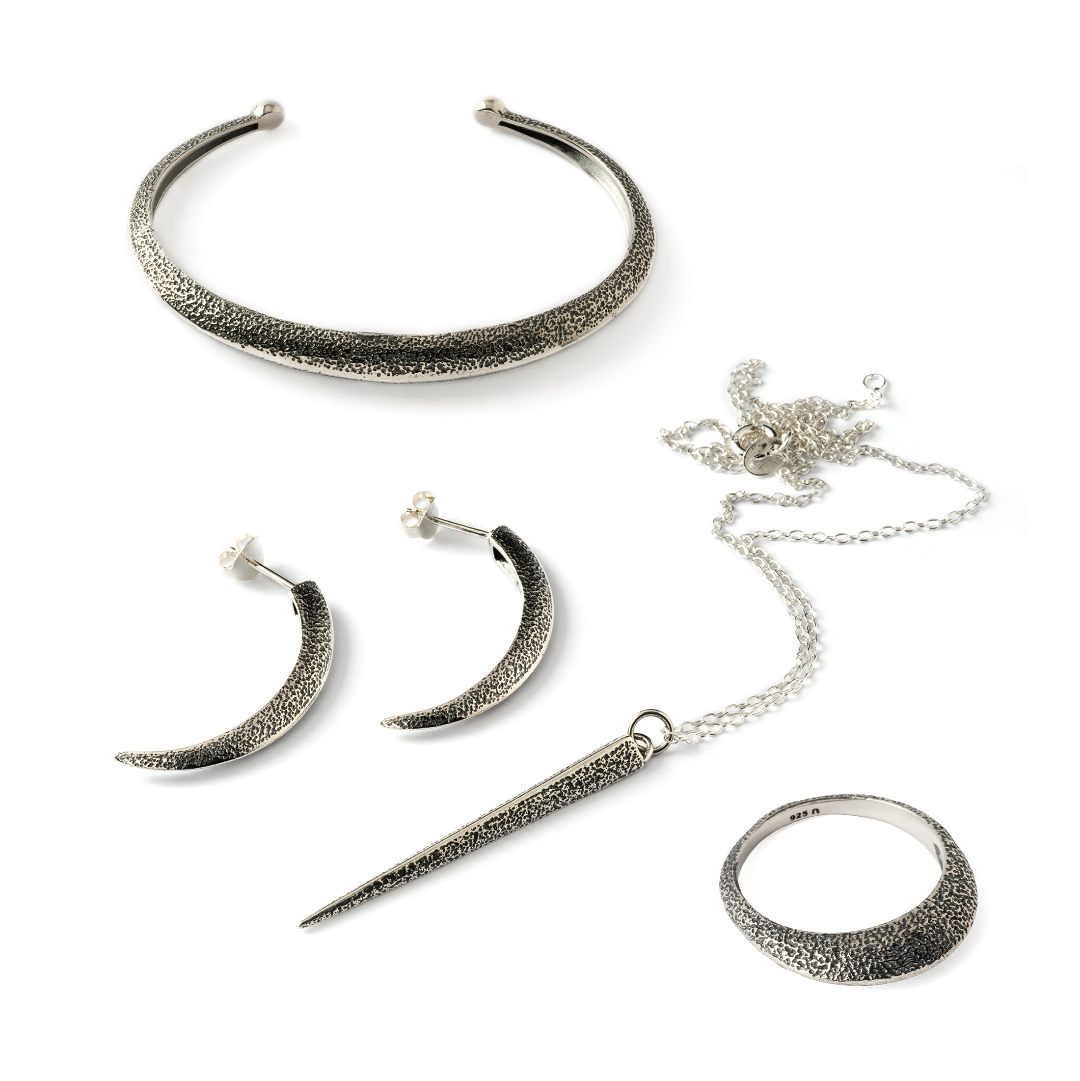 Bracelet ouvert strié