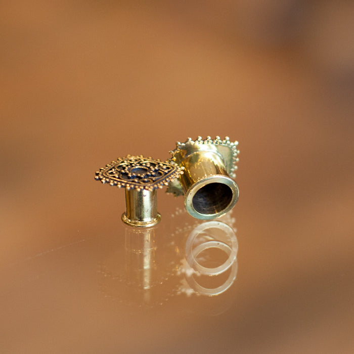 Bouchon en laiton à fleur carrée