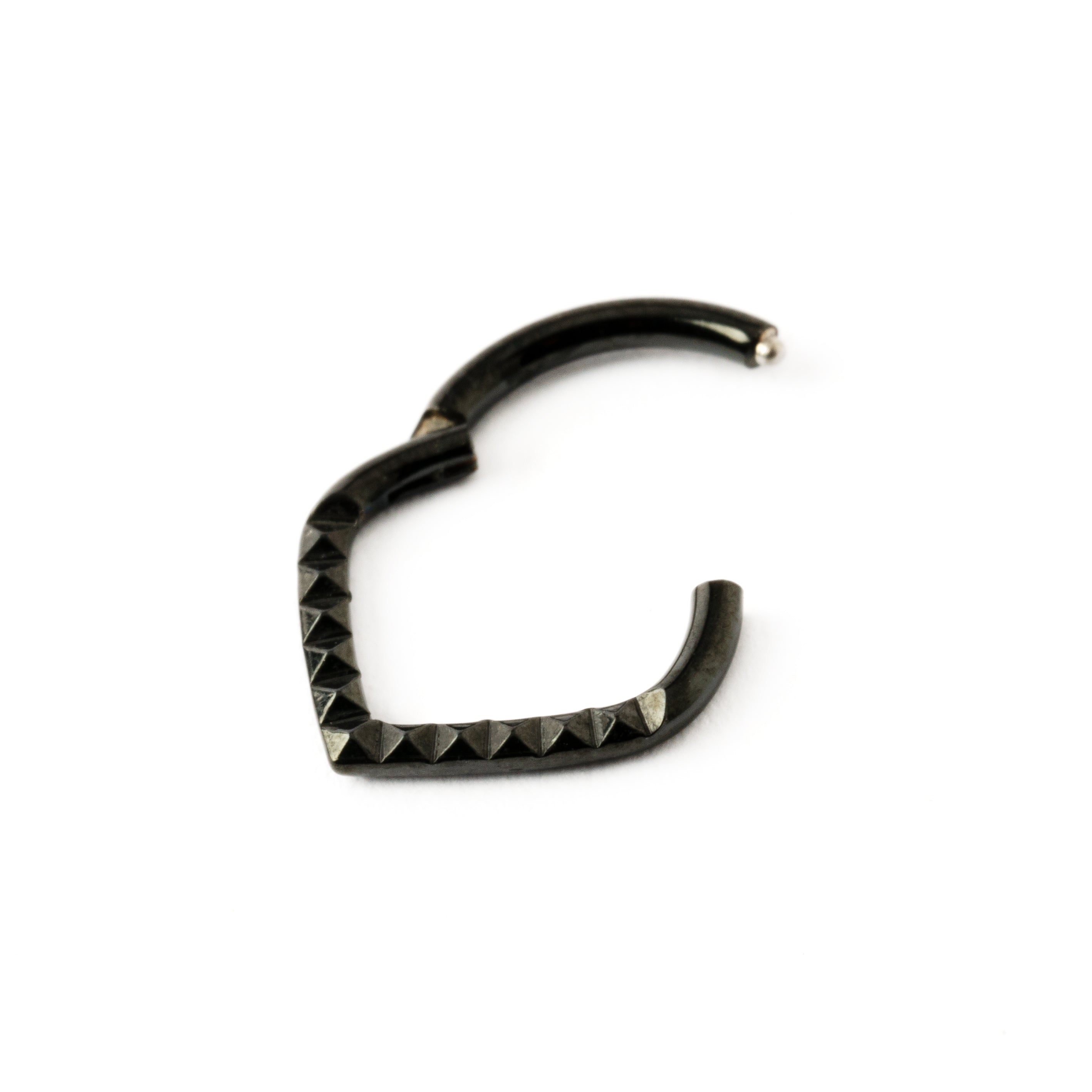 Giza black surgical steel teardrop shaped septum clicker closure view