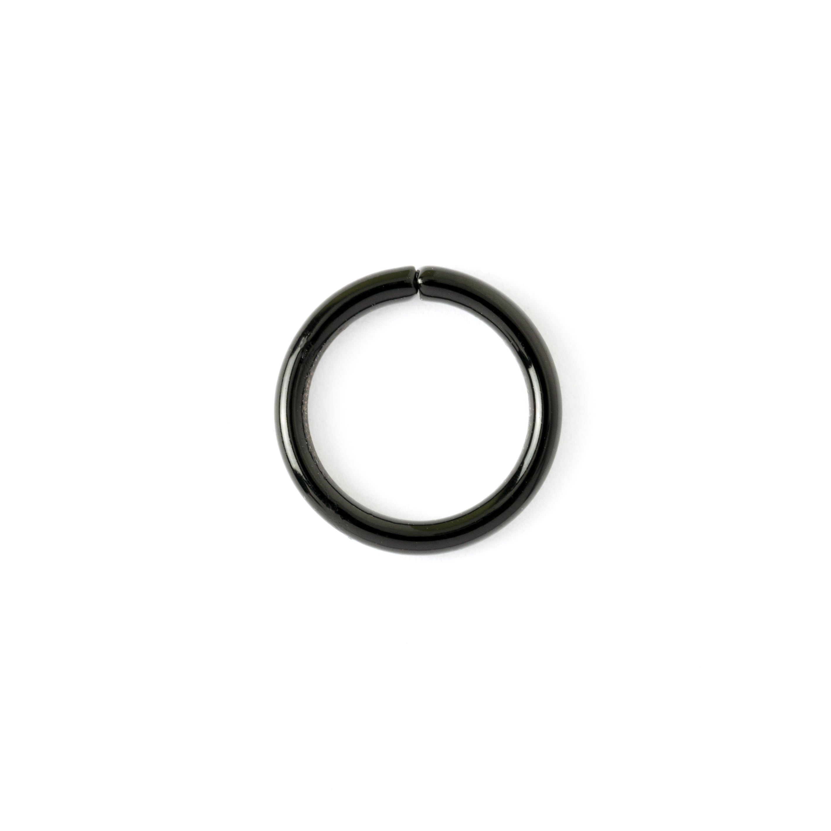 Black seamless piercing ring frontal view