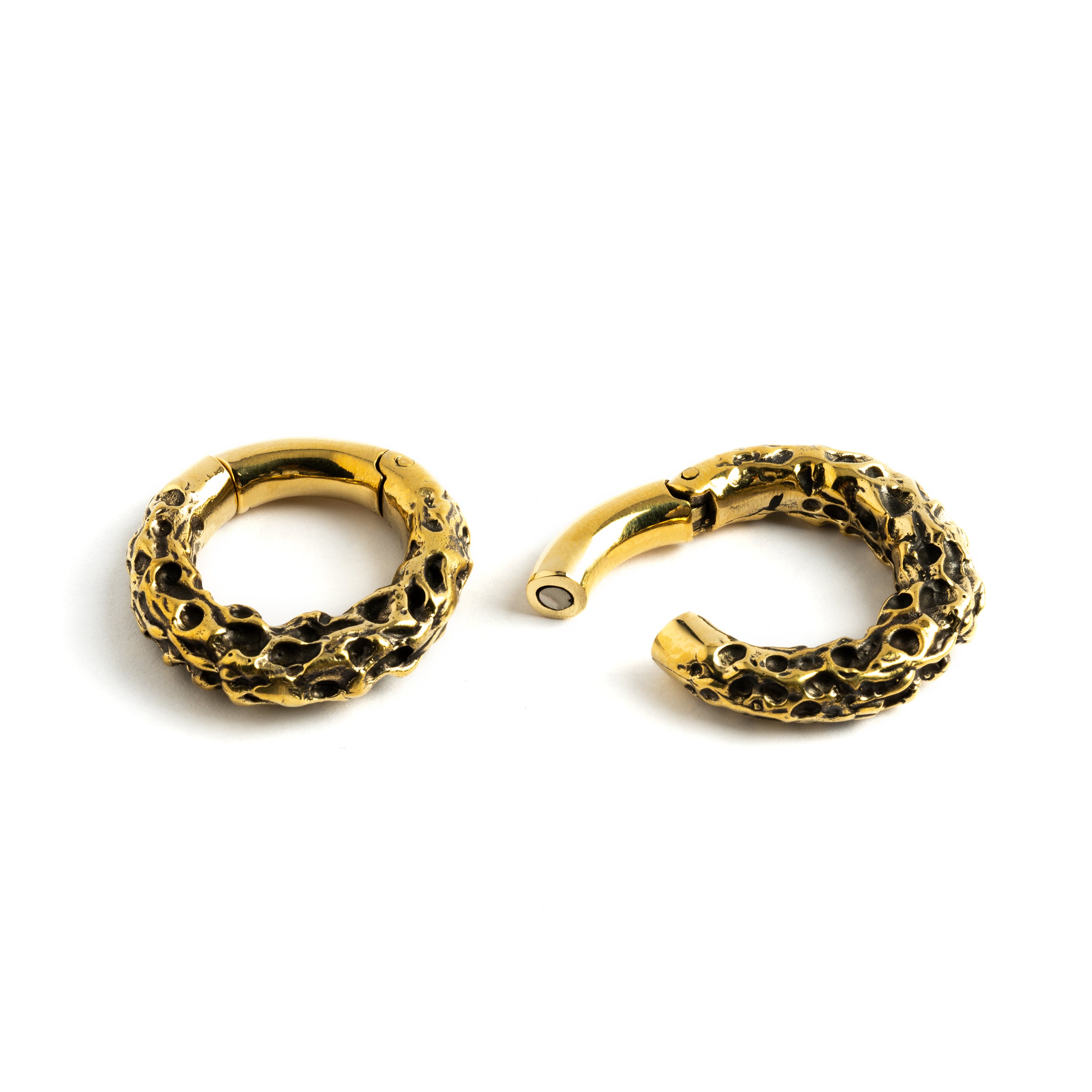 Pair of gold brass hoop hangers with rocky texture locking system view