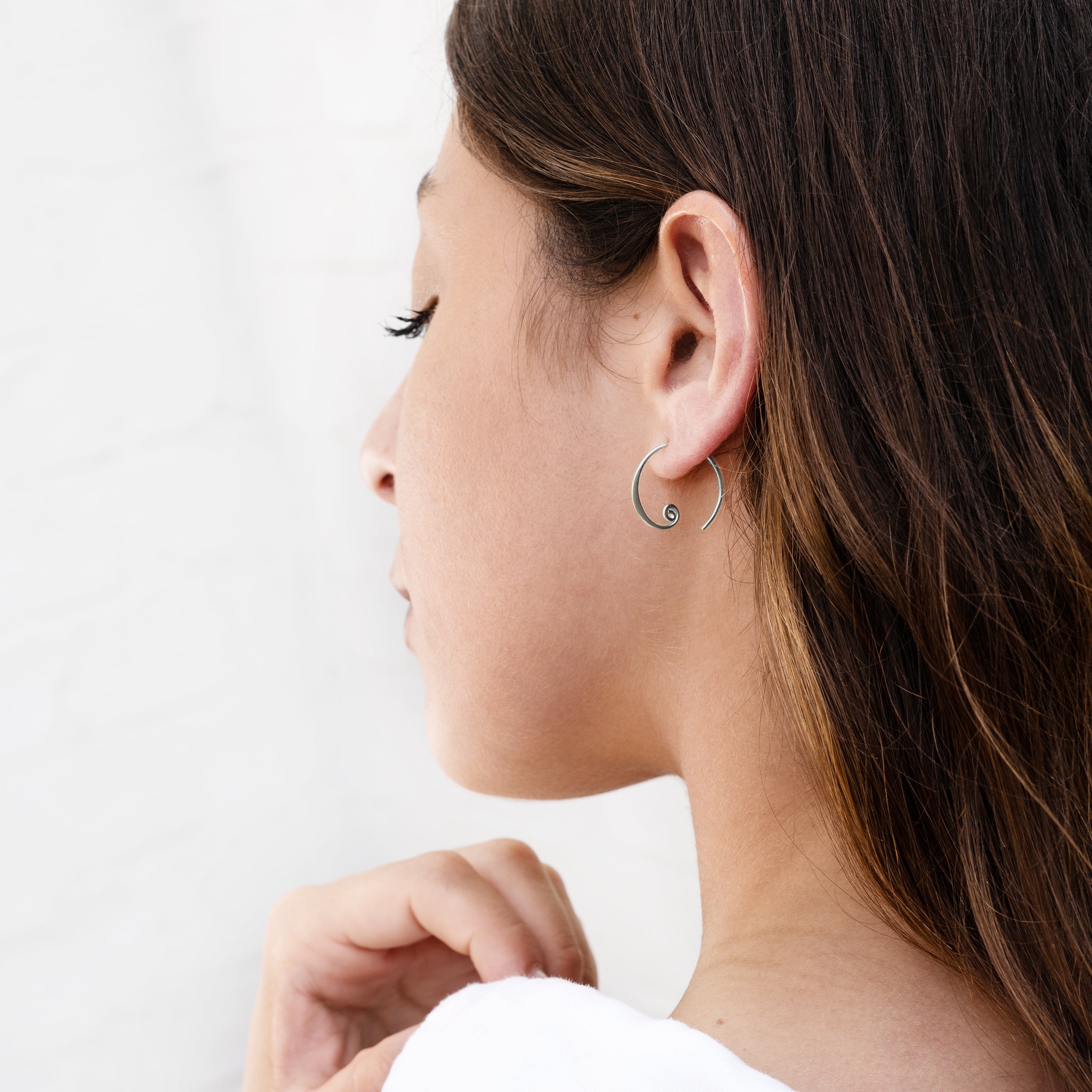 Curlicue-silver-Hoops_carmen_1