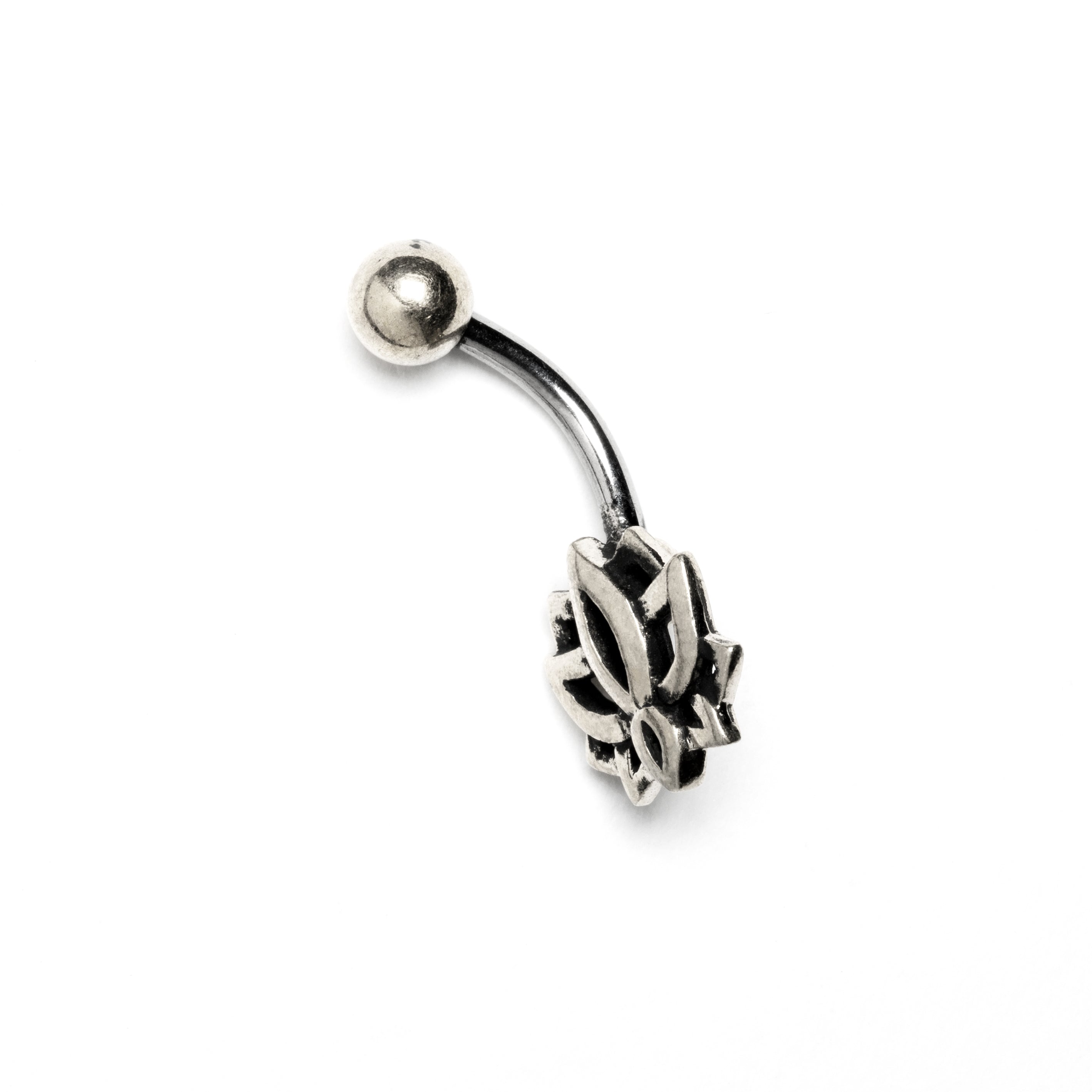 DelicateLotusBellyPiercing_whitebrass_1_940ca527-0671-4c75-9ed9-0a97f79a55cc