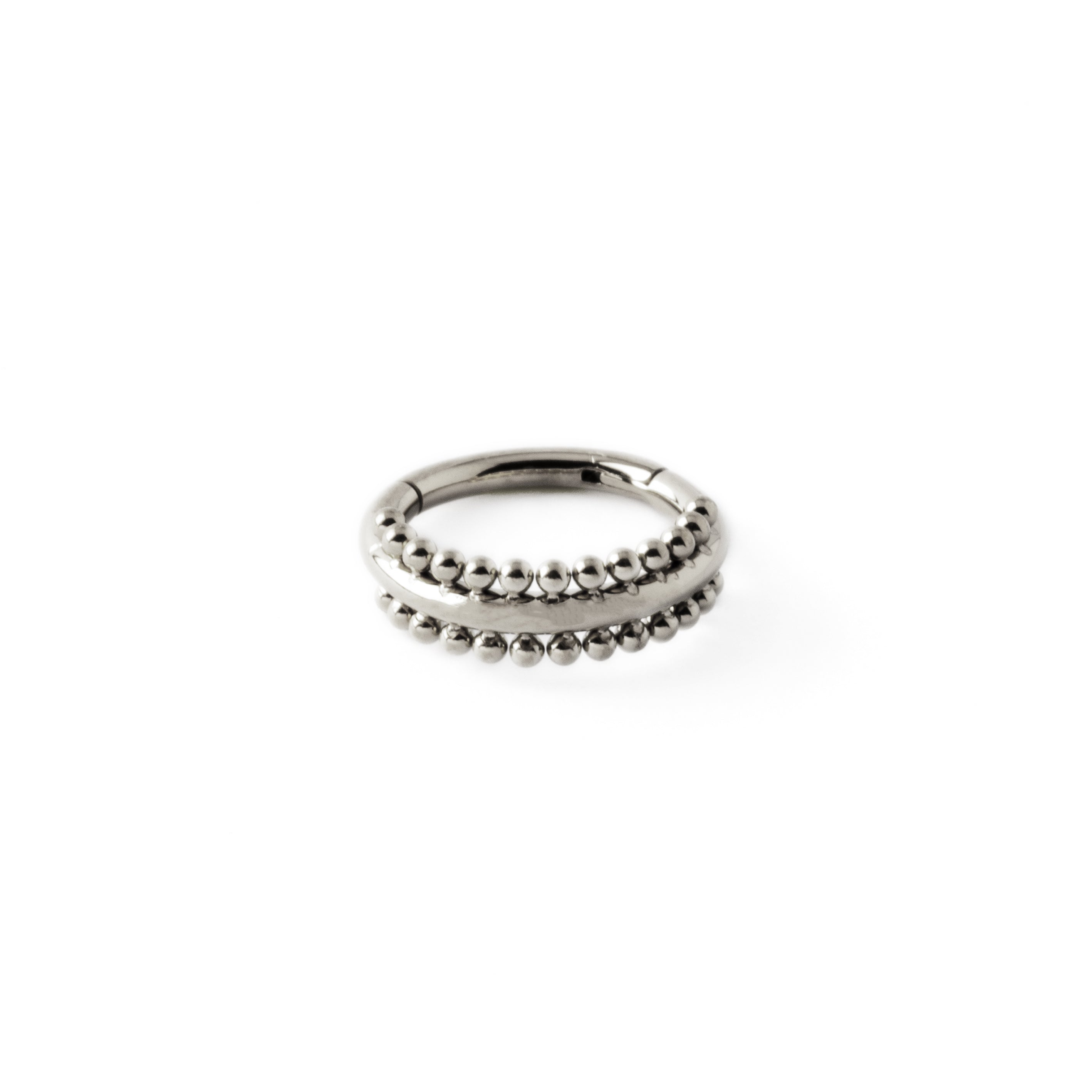 Didi surgical steel clicker ring frontal view