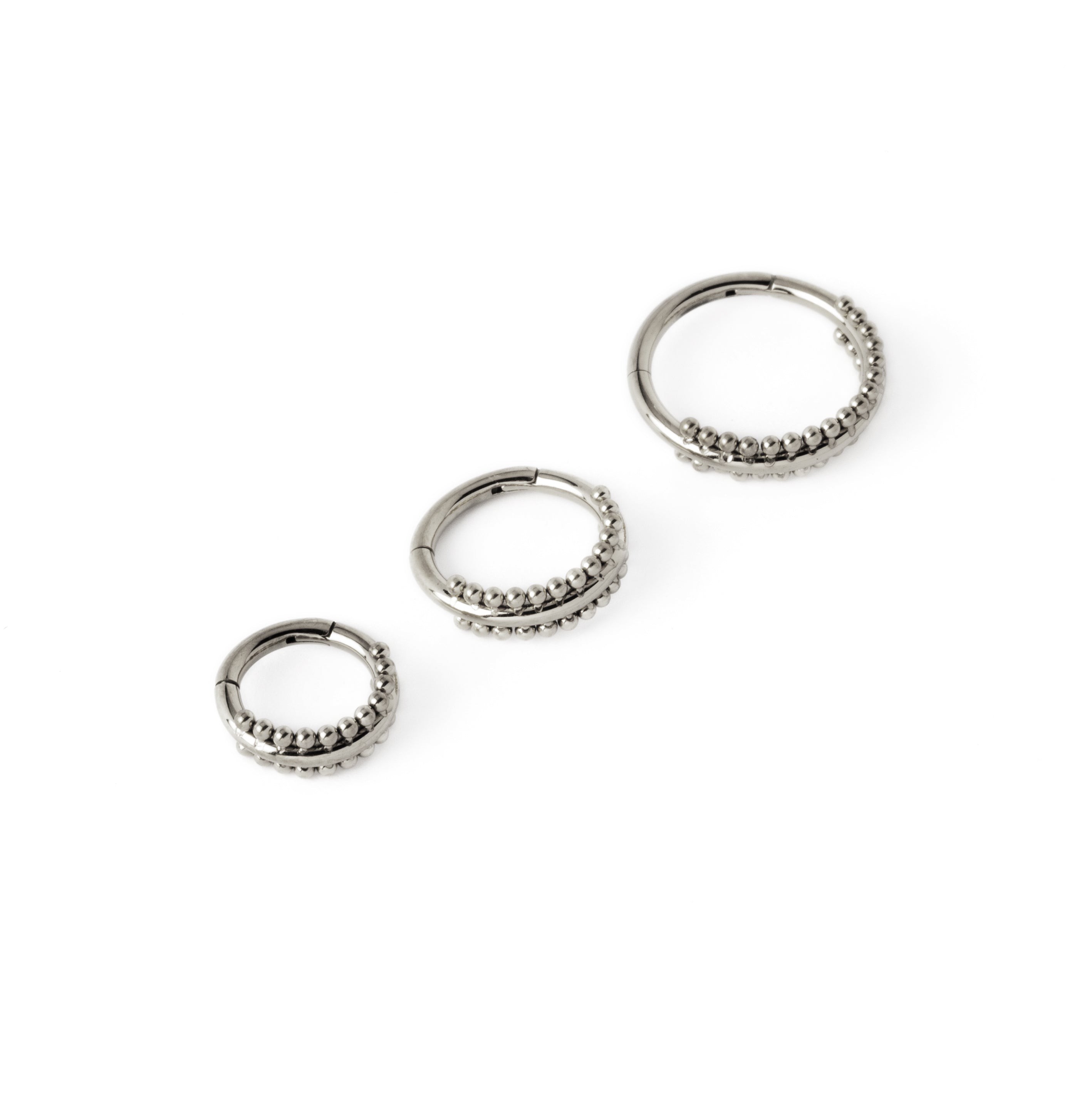 6mm, 8mm, 10mm dimeter Didi surgical steel clicker ring side view