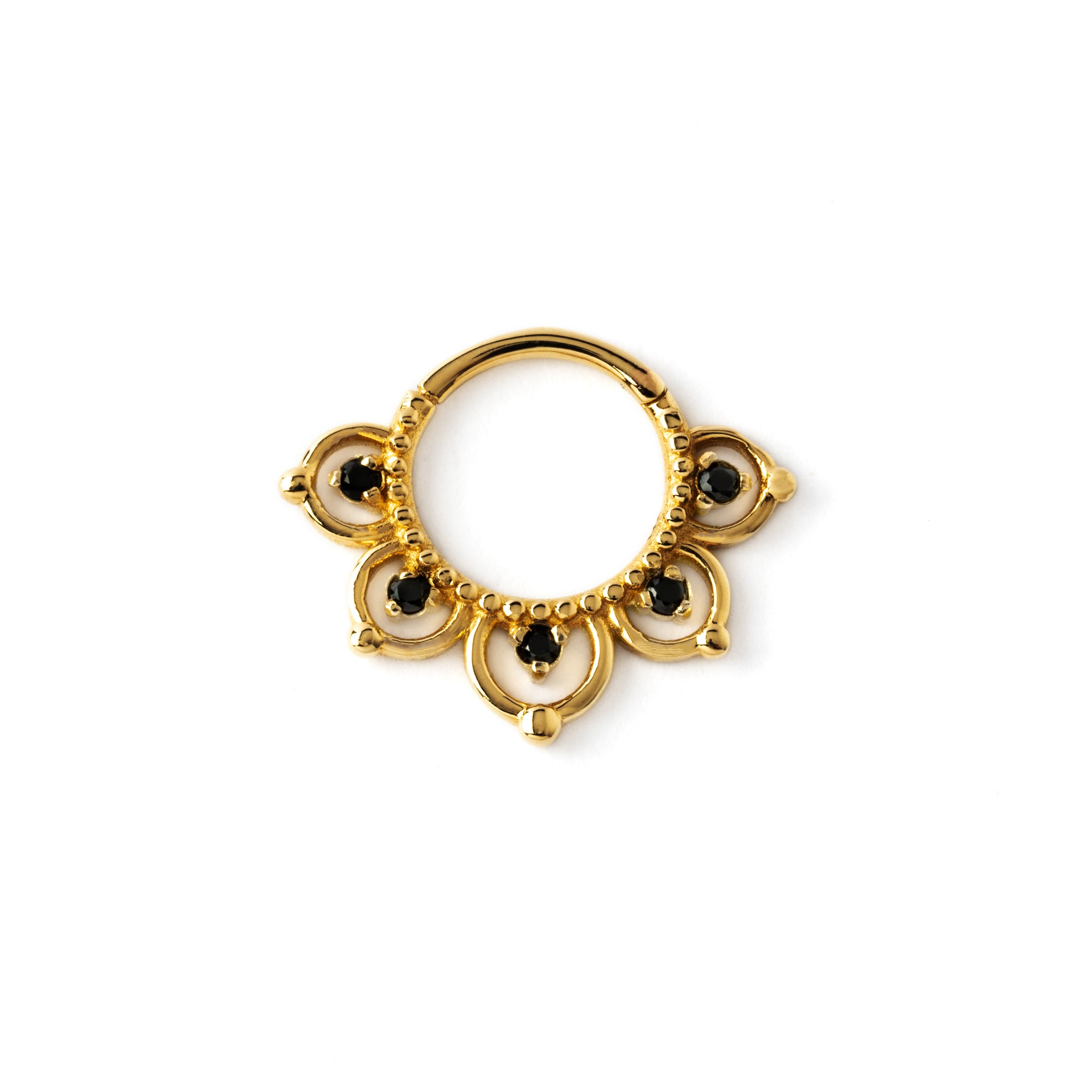 Joli piercing pour le septum en feuille de lotus