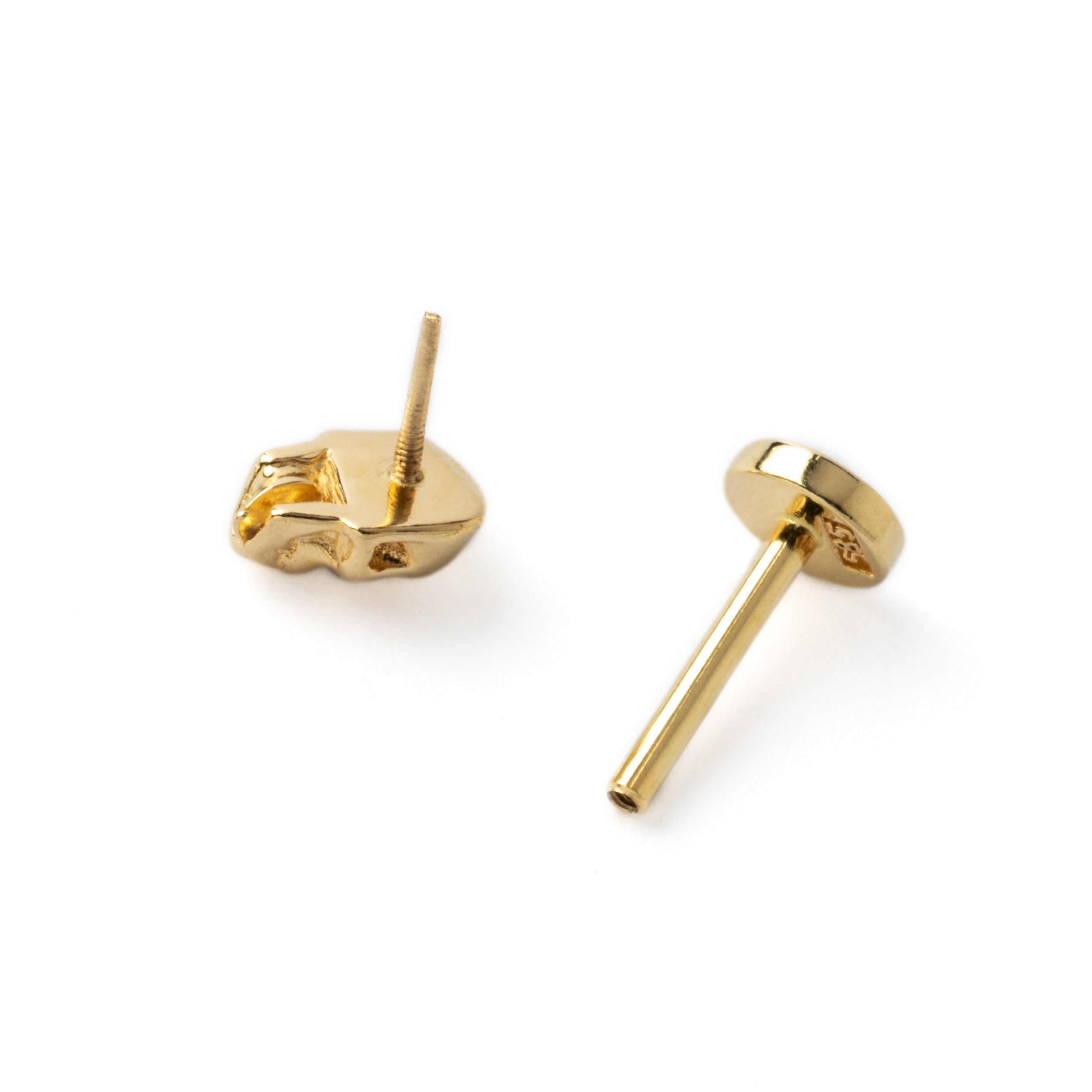 14k Gold skull labret screw back view