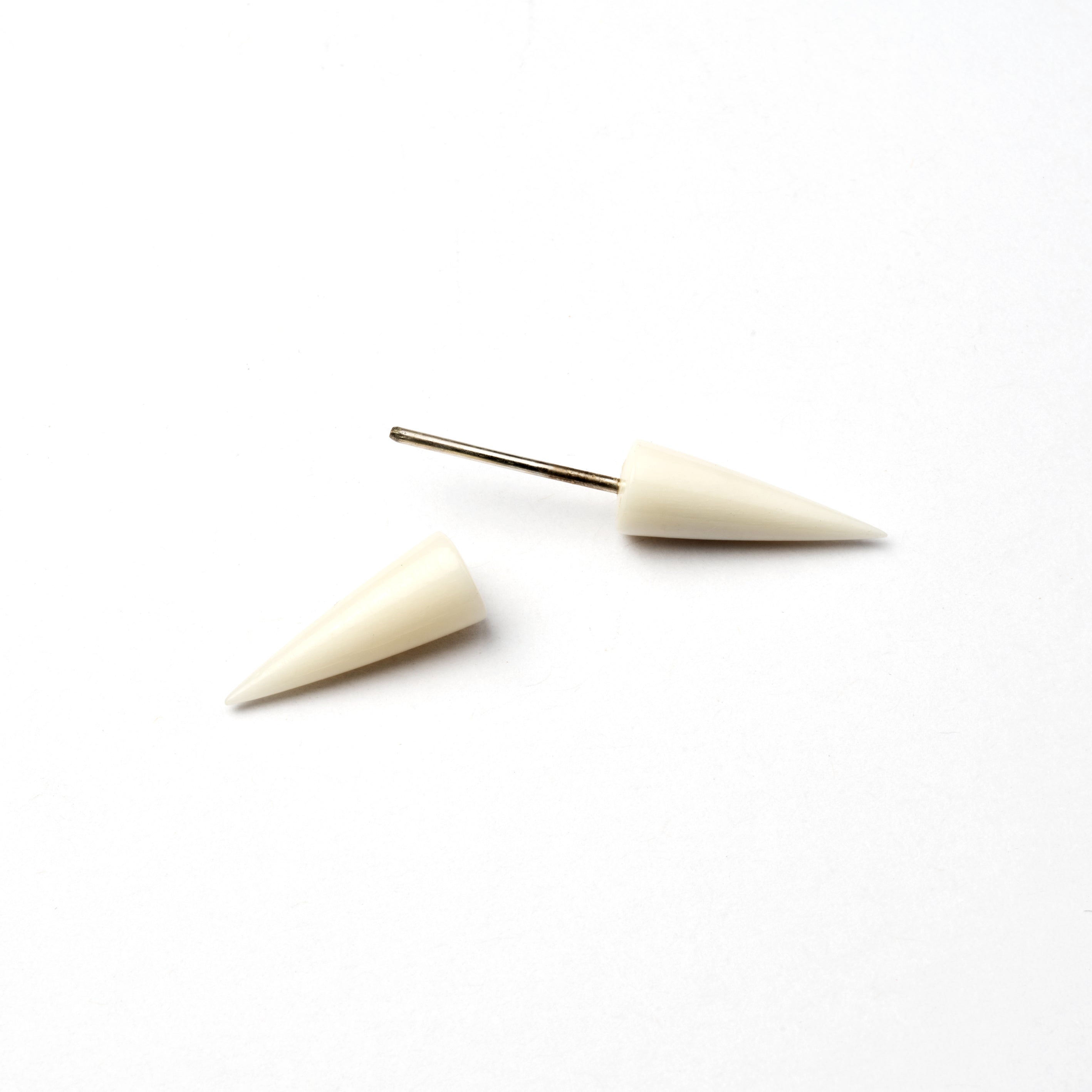 Hoxton fake gauge Earrings bone