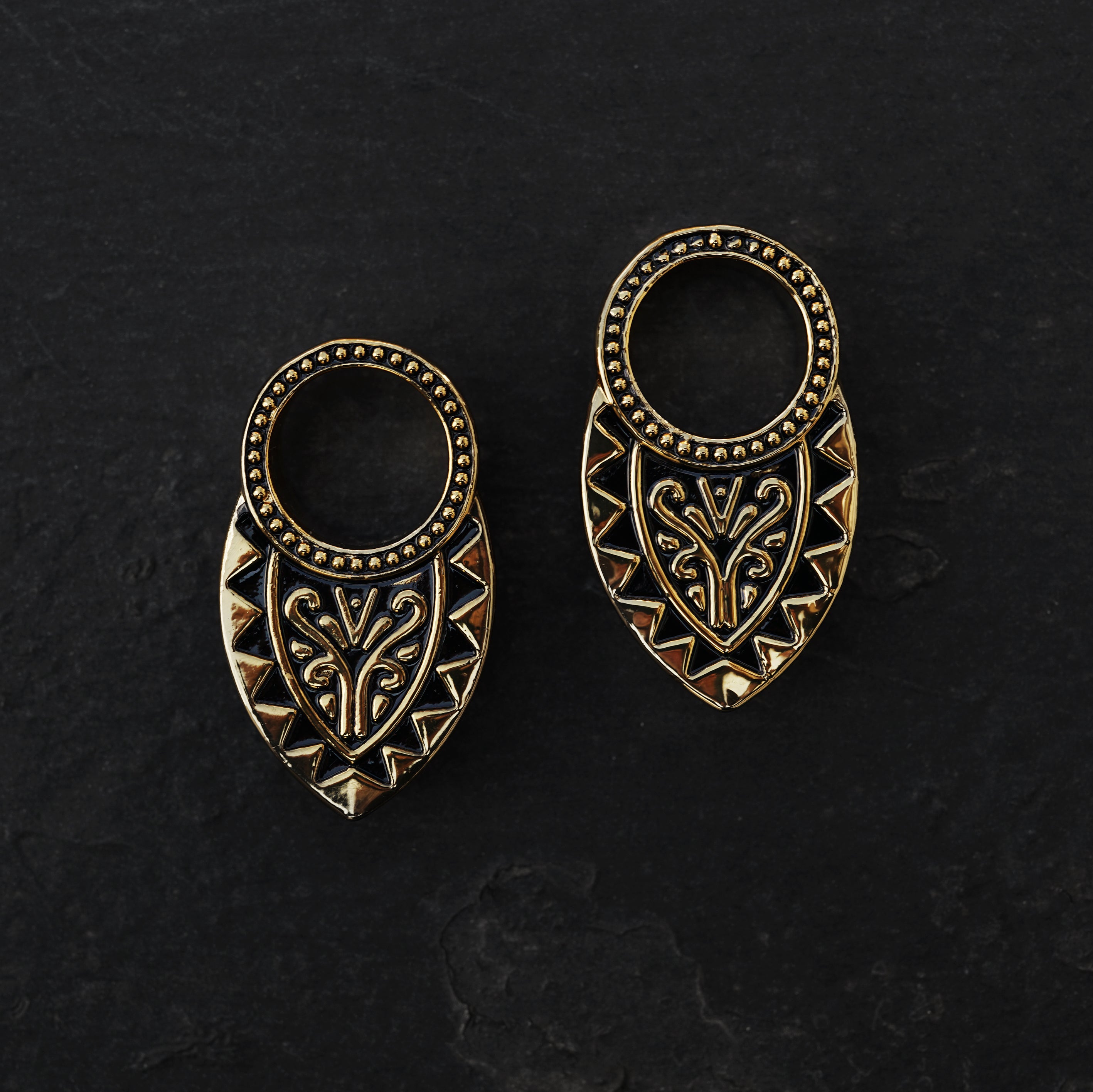 Izel Plug Tunnels