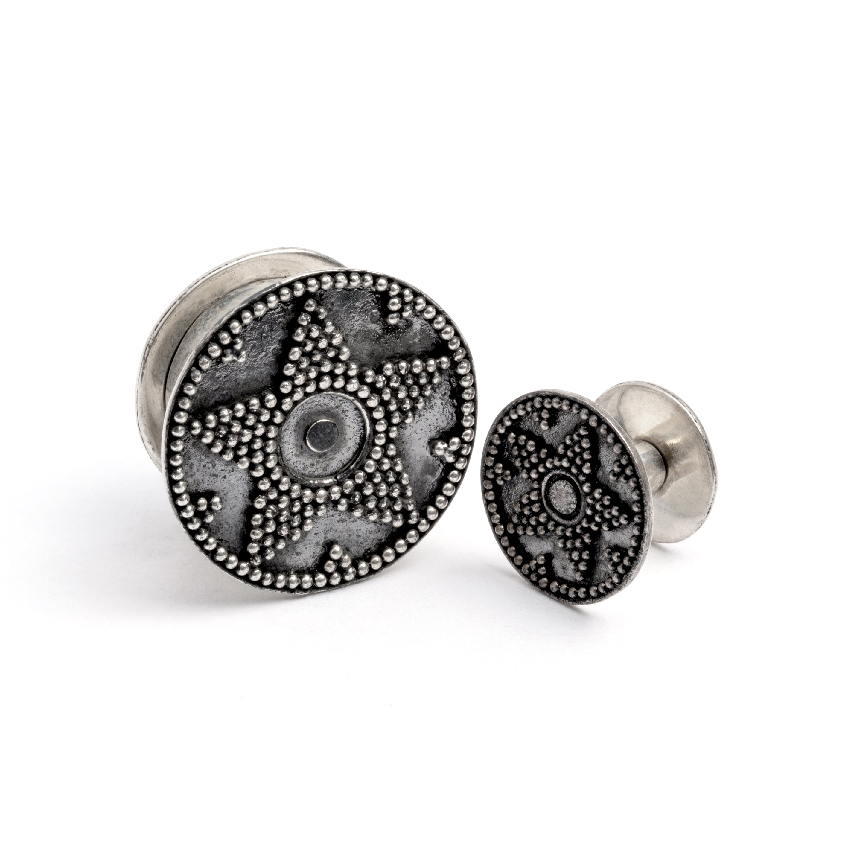 two sizes of Silver Screw On Dots Star ear Plugs