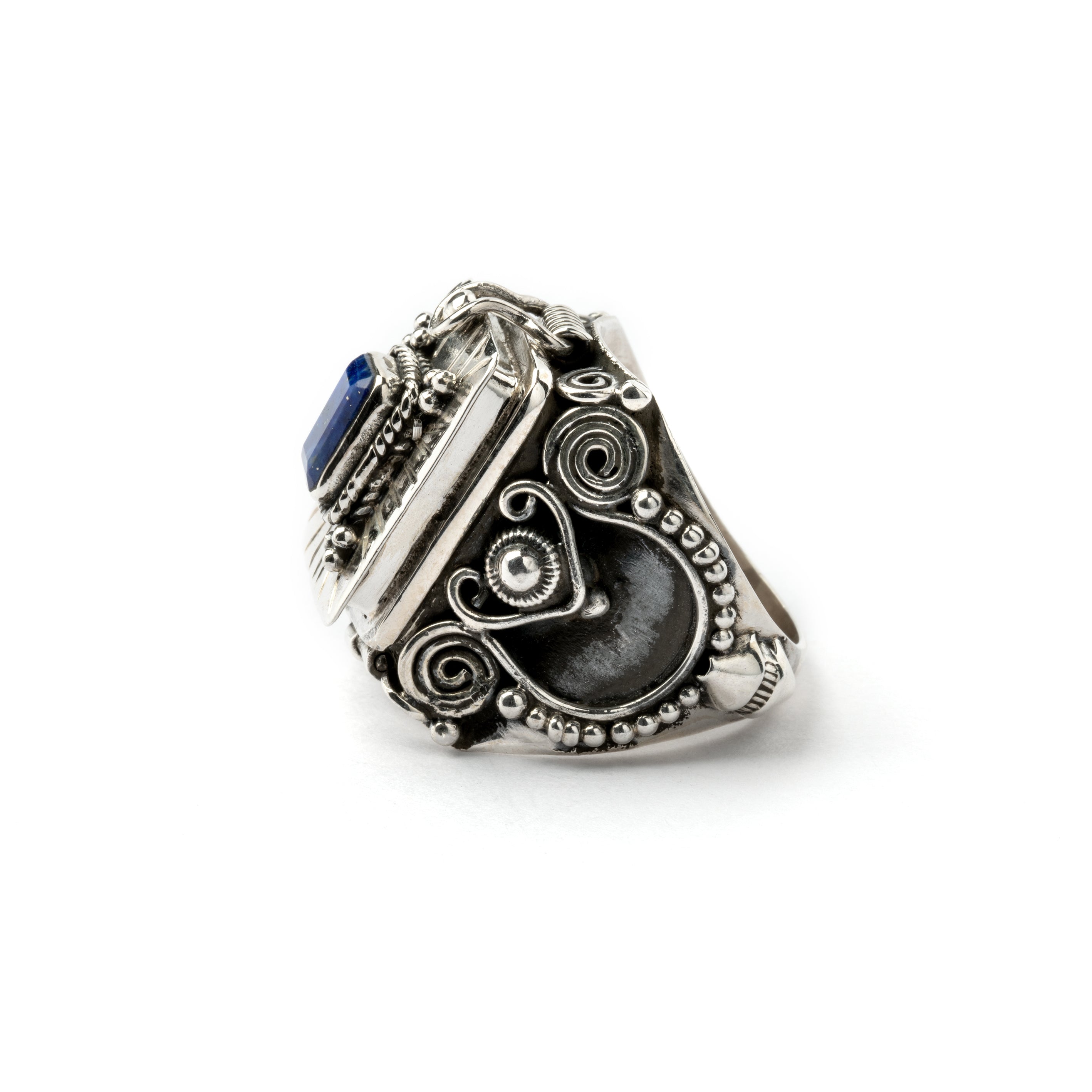 925 Silver box ring with Lapis Lazuli side view