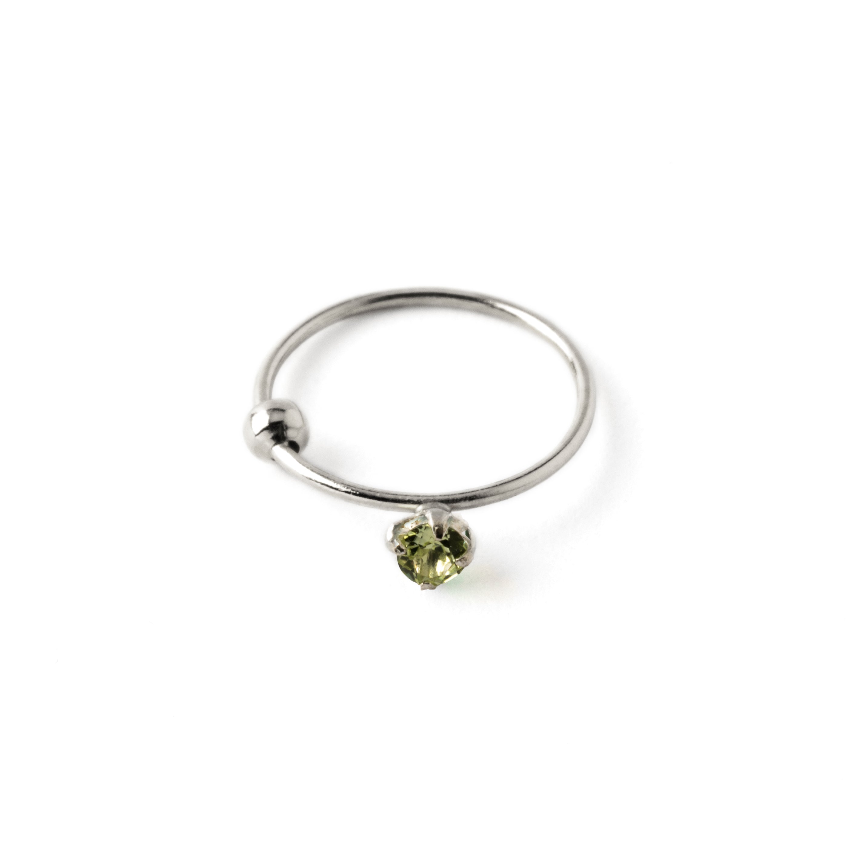 Silver-nose-ring-peridot