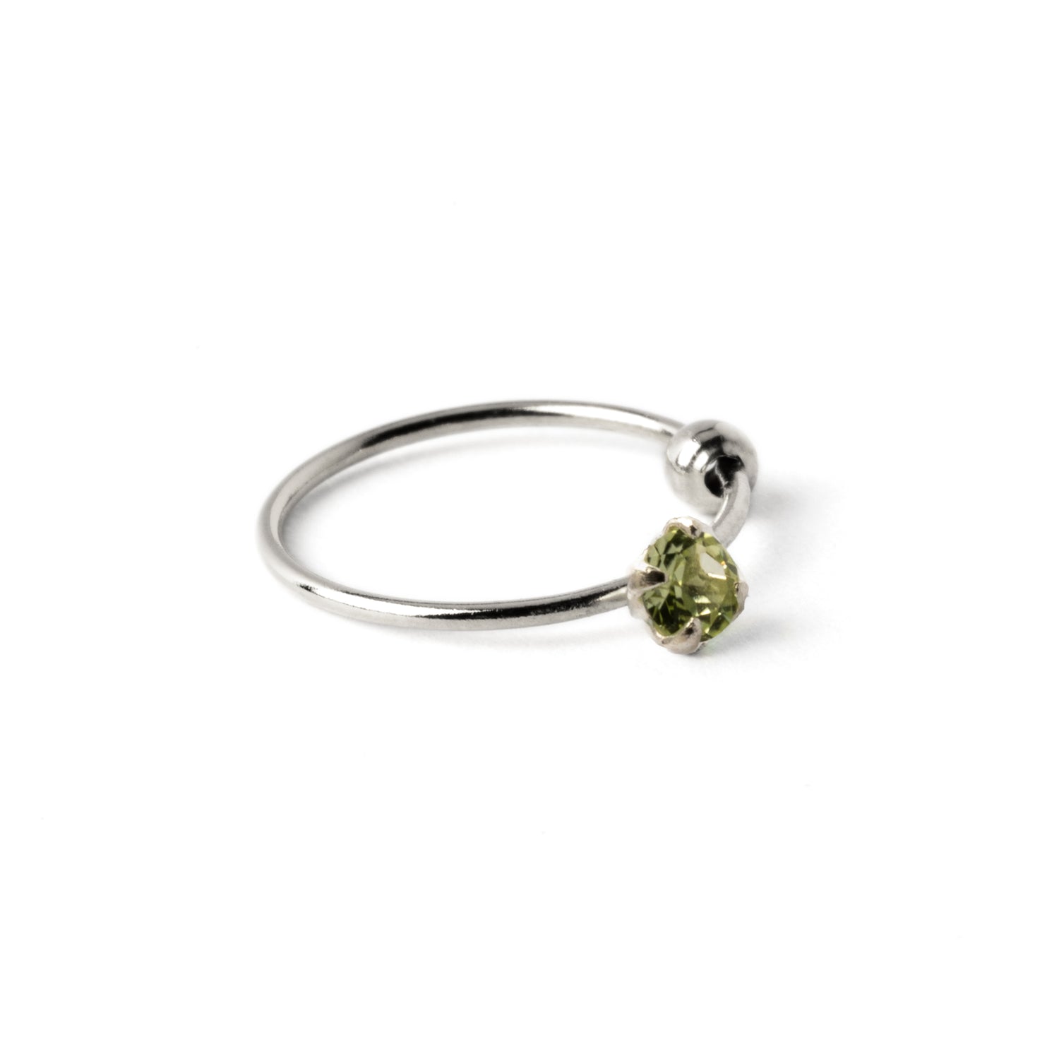 Silver-nose-ring-peridot4