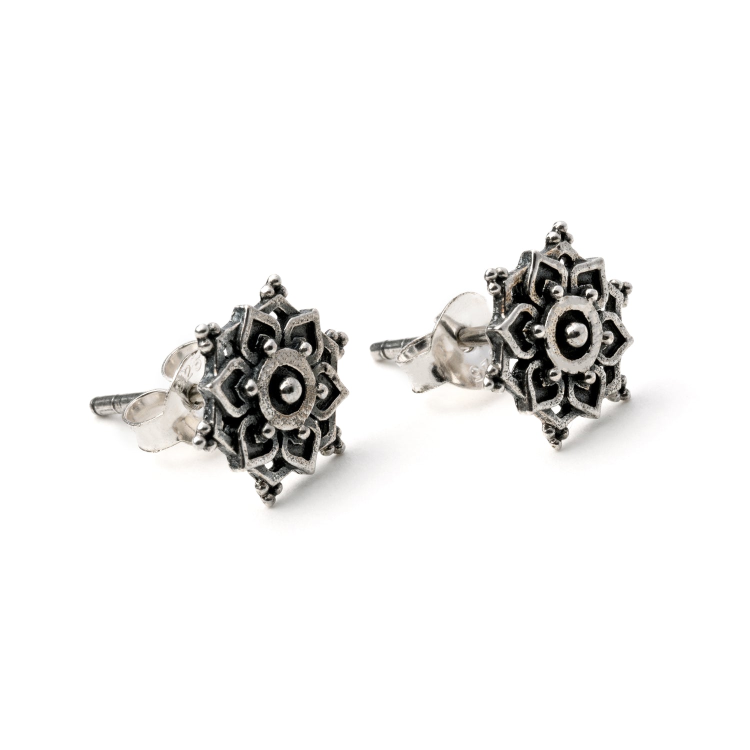 Silver-Flower-Mandala-Stud-Earring_3