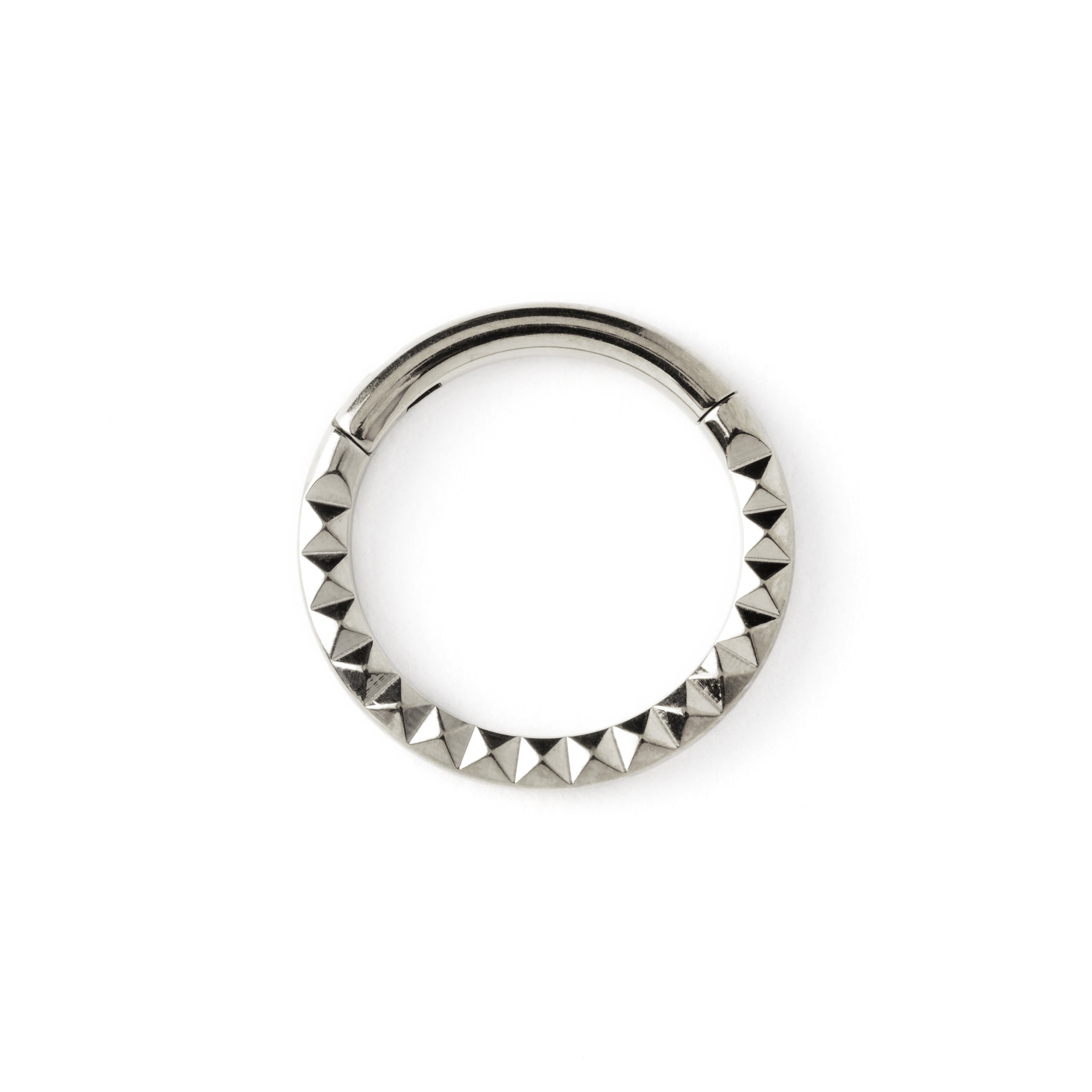 Giza surgical steel clicker ring with 3d pyramid patter frontal view