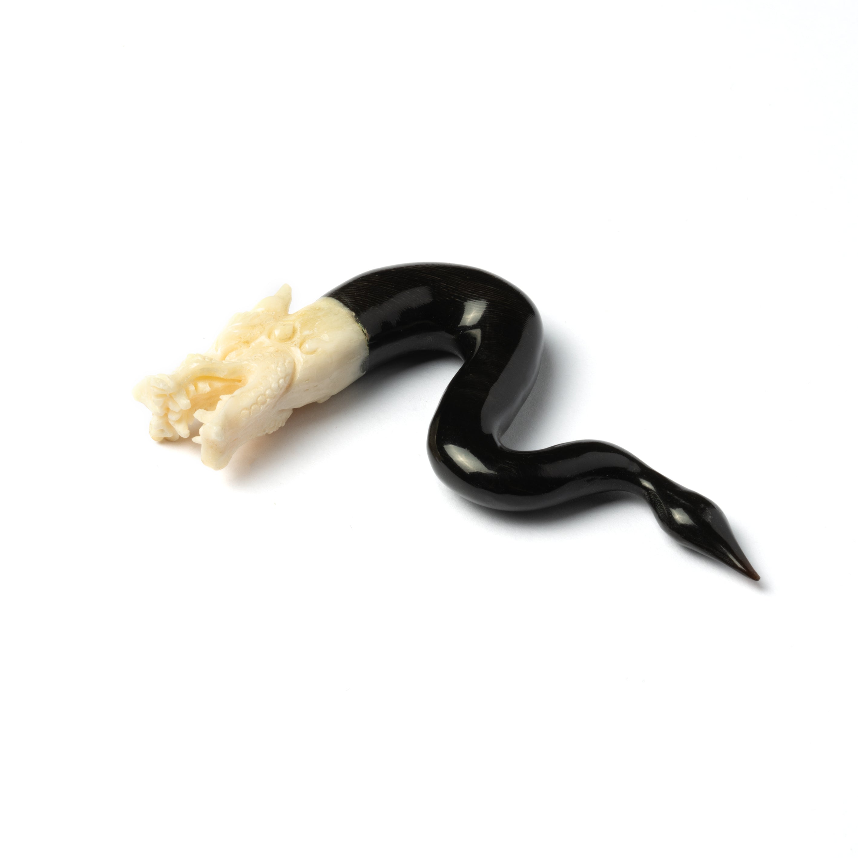 Crochet en corne solide avec tête de dragon en os et queue pointue