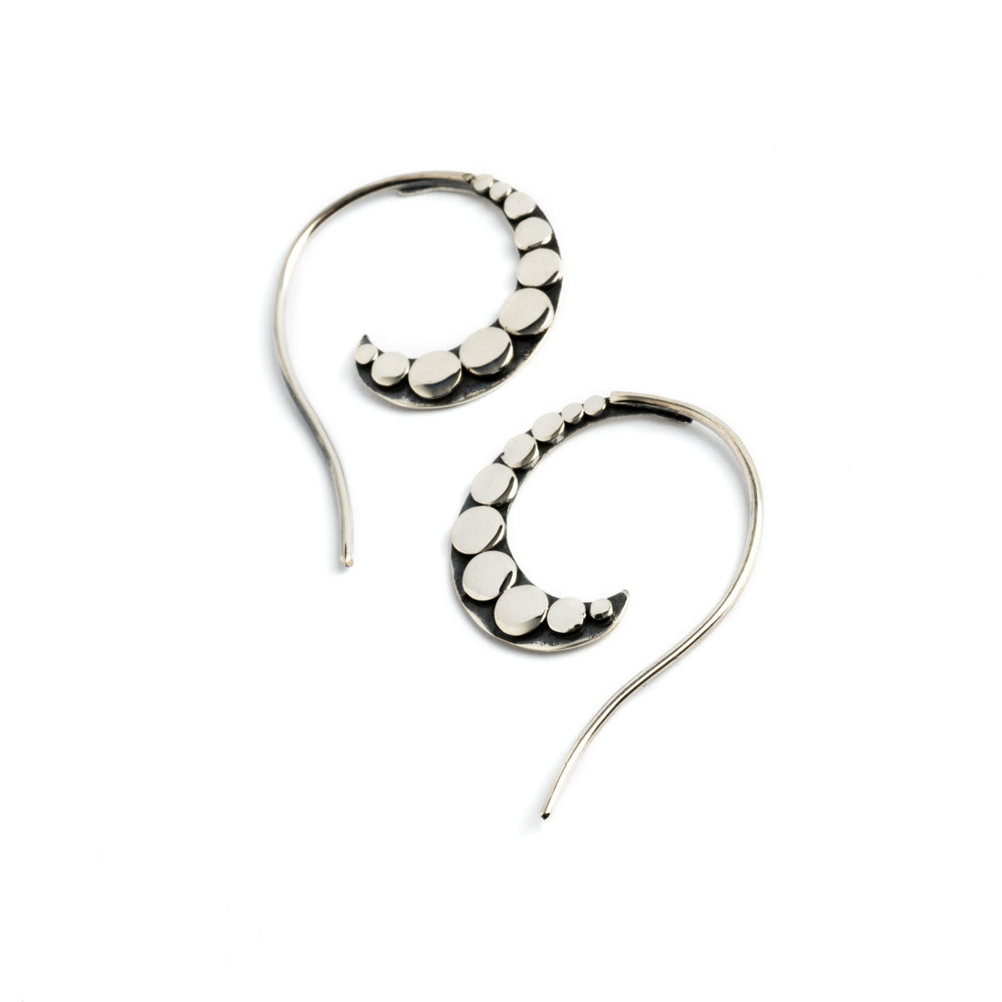 Spiral wire earrings with circles