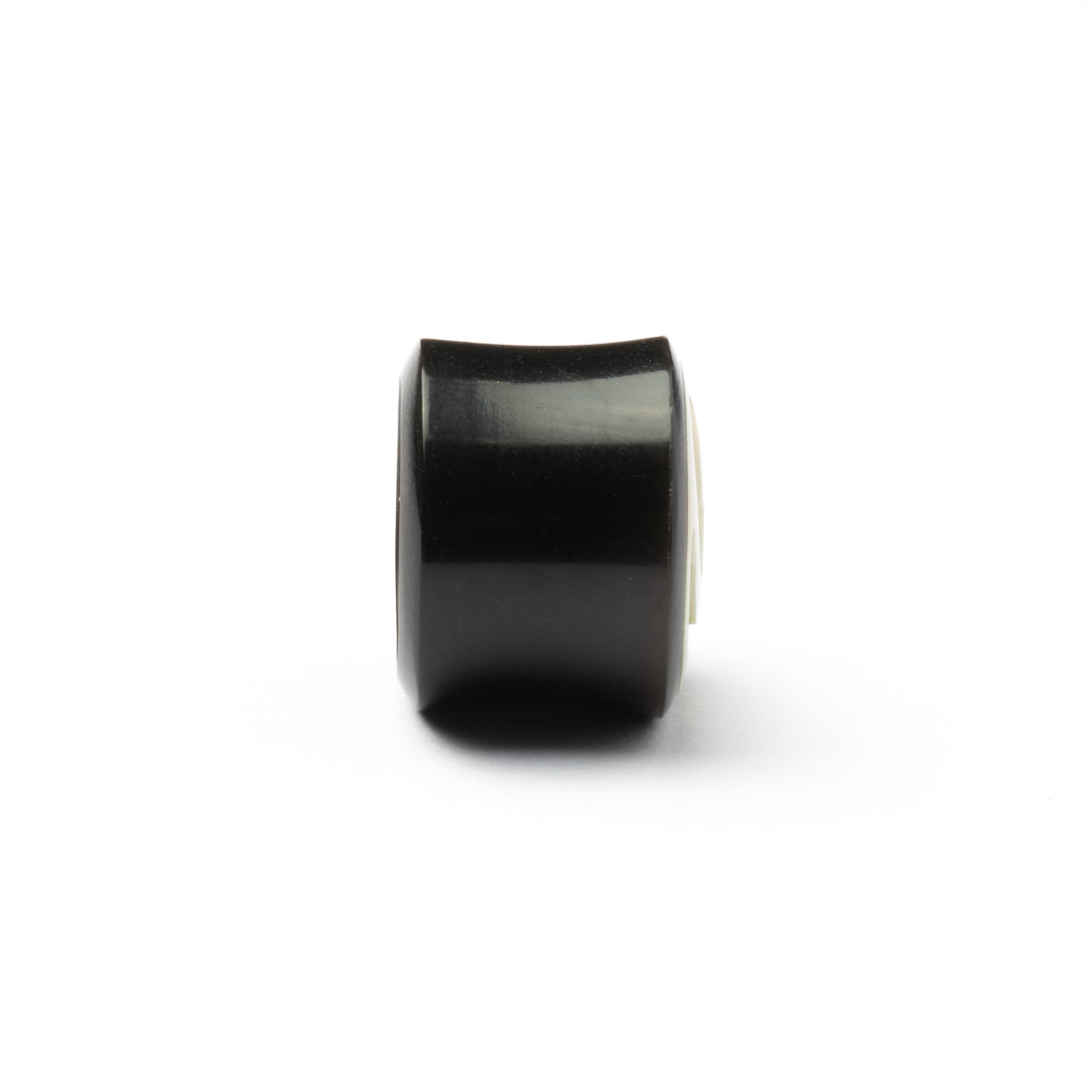 Tomoe Horn And Mother Of Pearl Flesh Tunnel