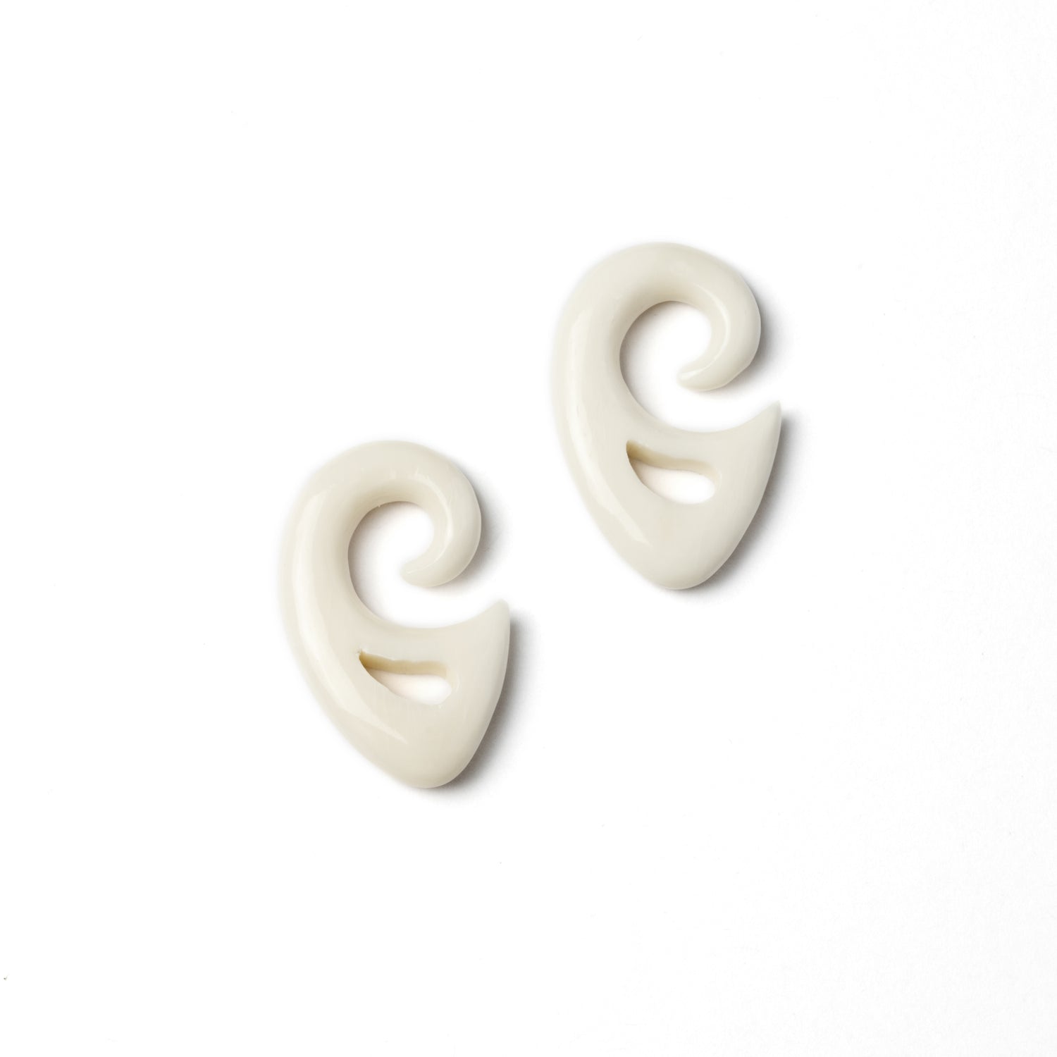 Spiralling Top Triangular Ear Stretchers - Bone