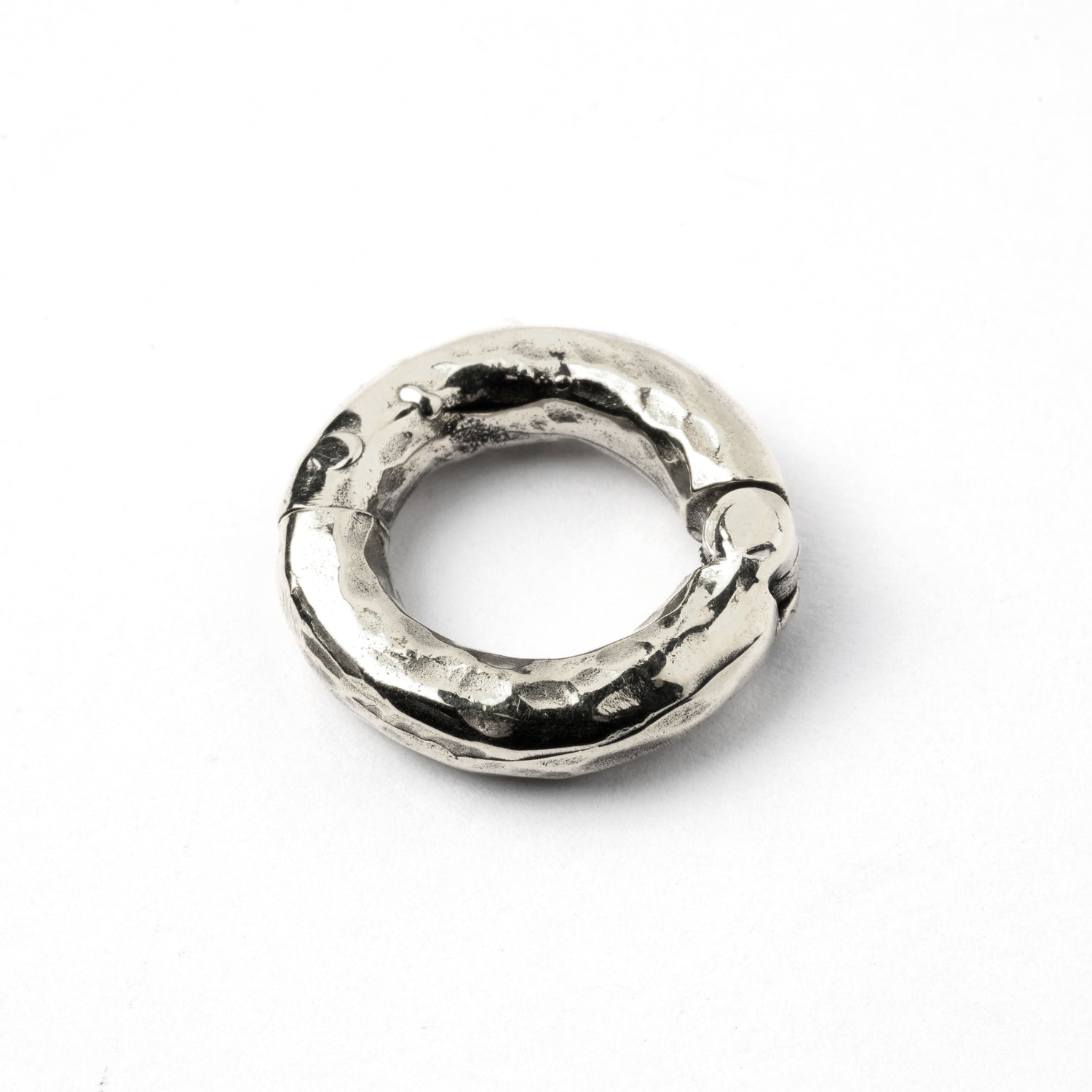 single silver hammered gauge hoop frontal side view