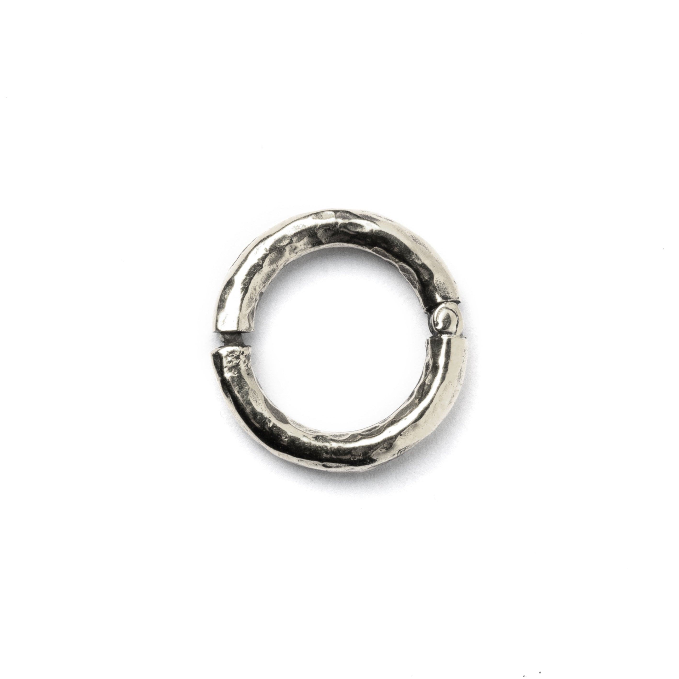 single silber hammered gauge hoop frontal view