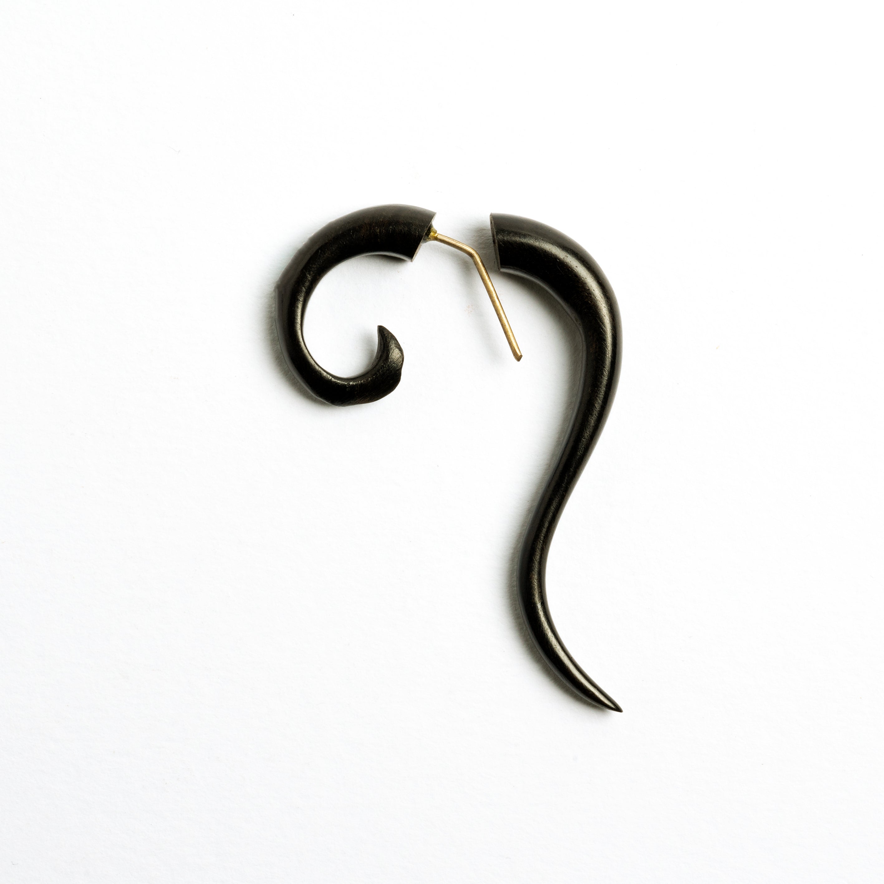 Haku black Wood fake gauge Earring closure view