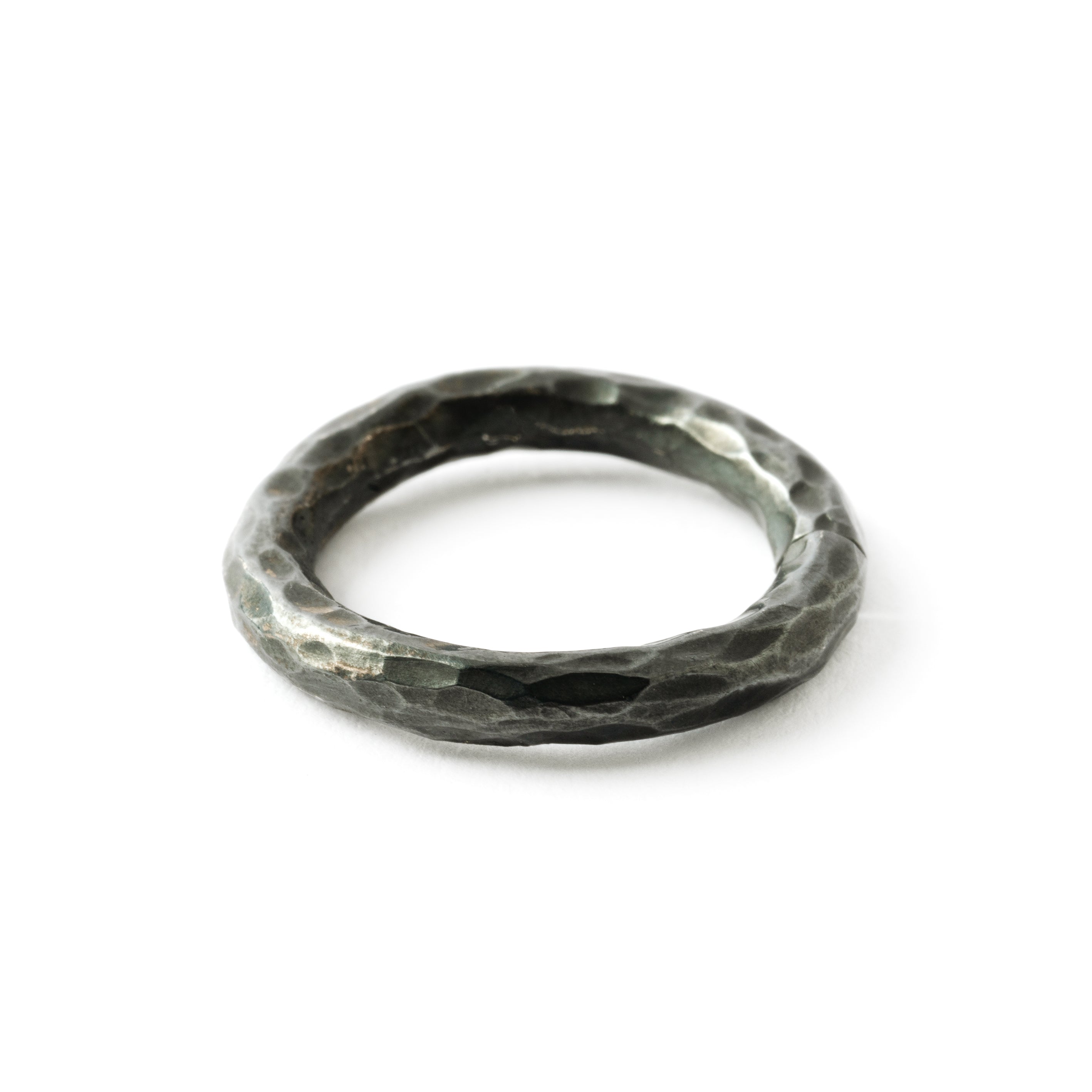 Hammered Black Silver Seamless Hoop side view