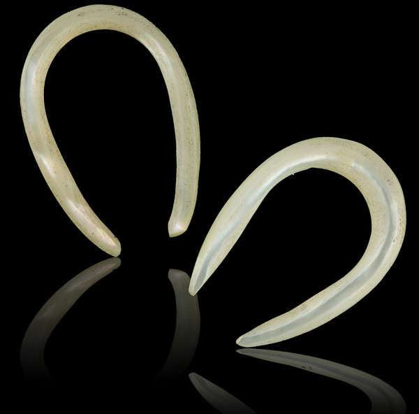 Mother Of Pearl Horse Shoe Shaped Hook - Tribu
