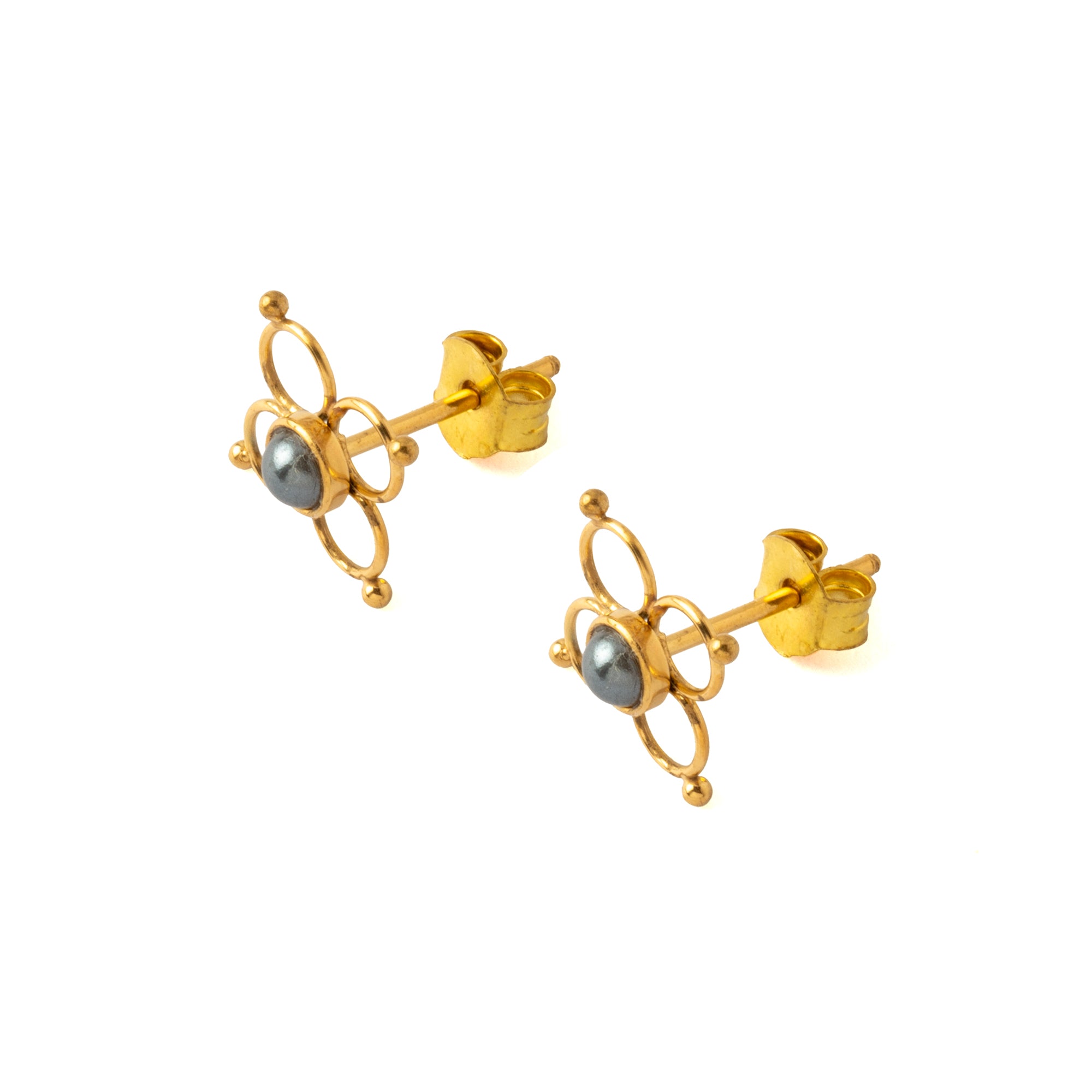 Flower Wire Ear Studs with Black Pearl