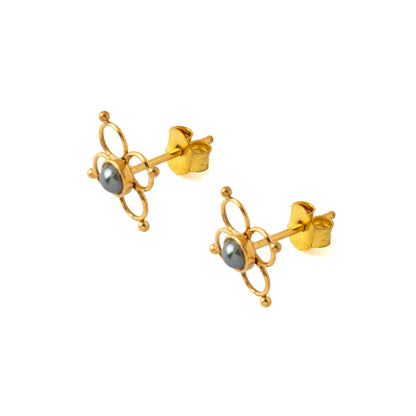 Flower Wire Ear Studs with Black Pearl