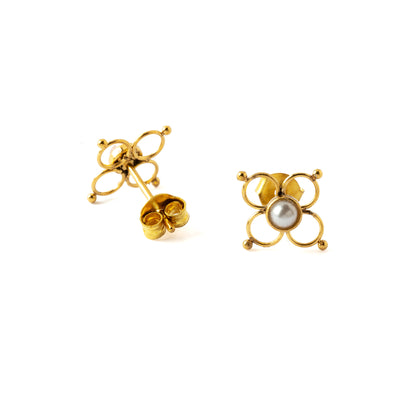 Flower Wire Ear Studs with White Pearl