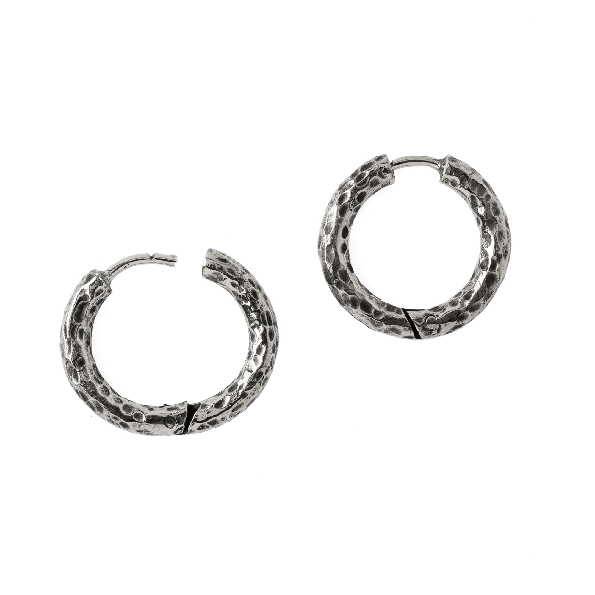 22mm Hammered Silver Clicker Hoops earrings open mode
