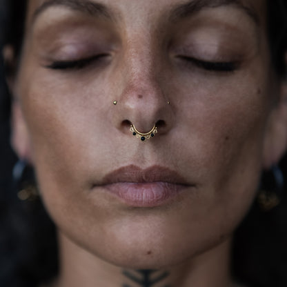 Golden Neptune Septum Clicker with Onyx