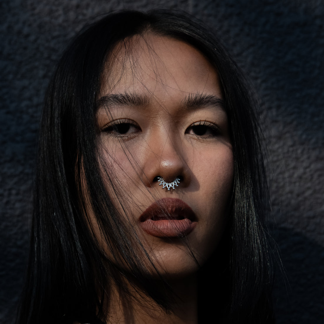 model wearing Tarita Septum Clicker