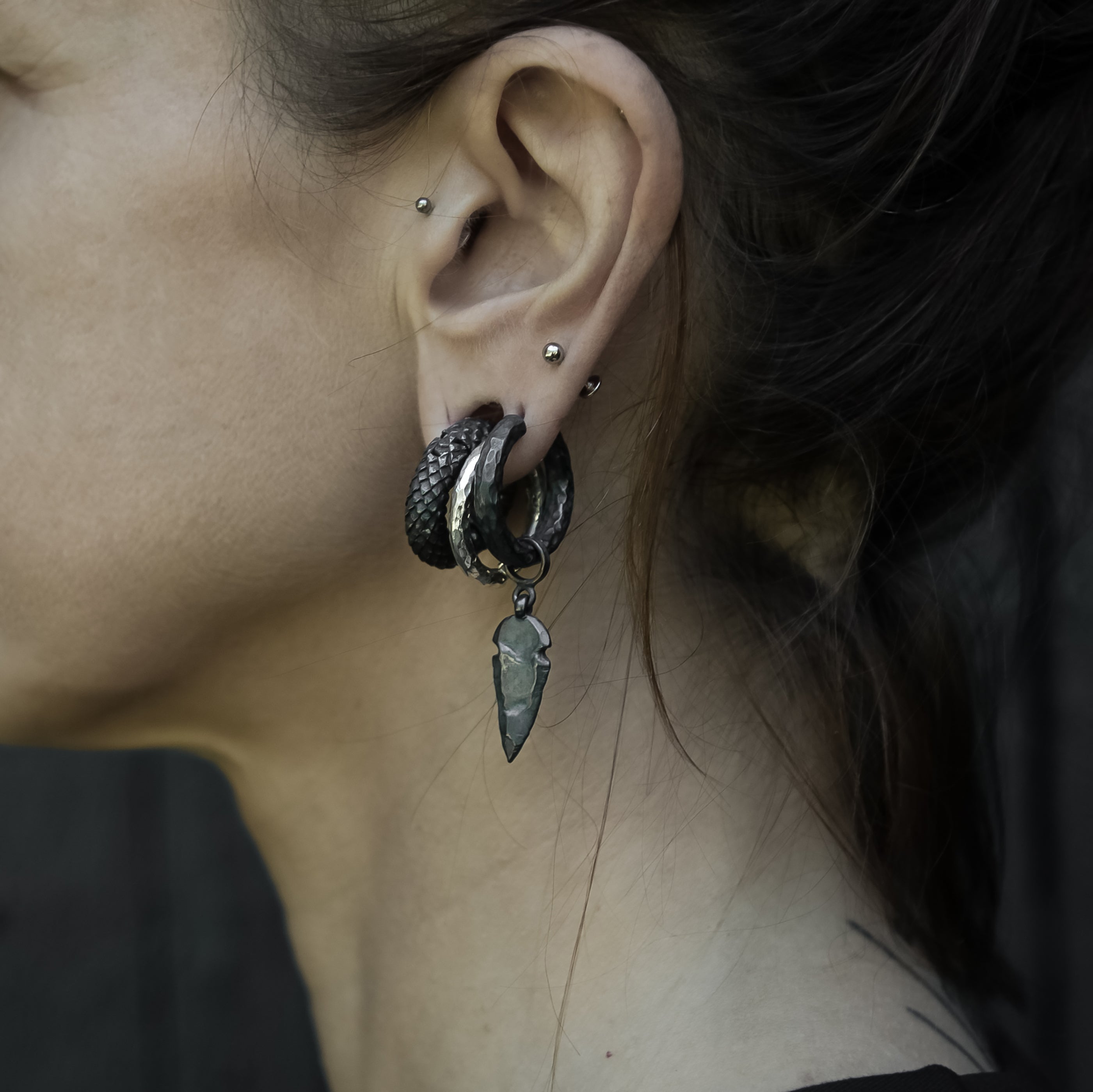 Arrowhead Black Silver Clicker Earrings