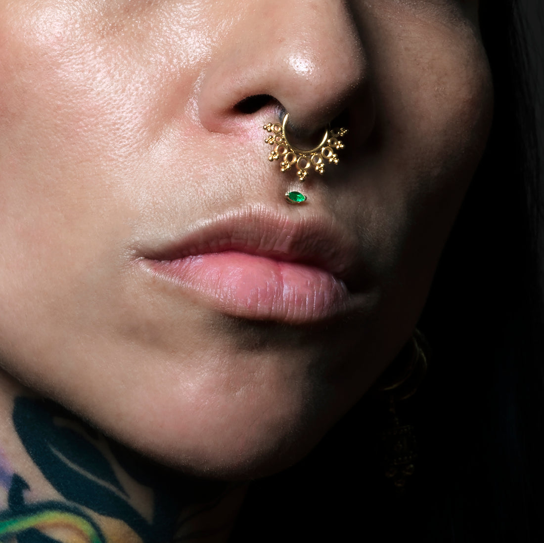 Tarita Golden Septum Clicker