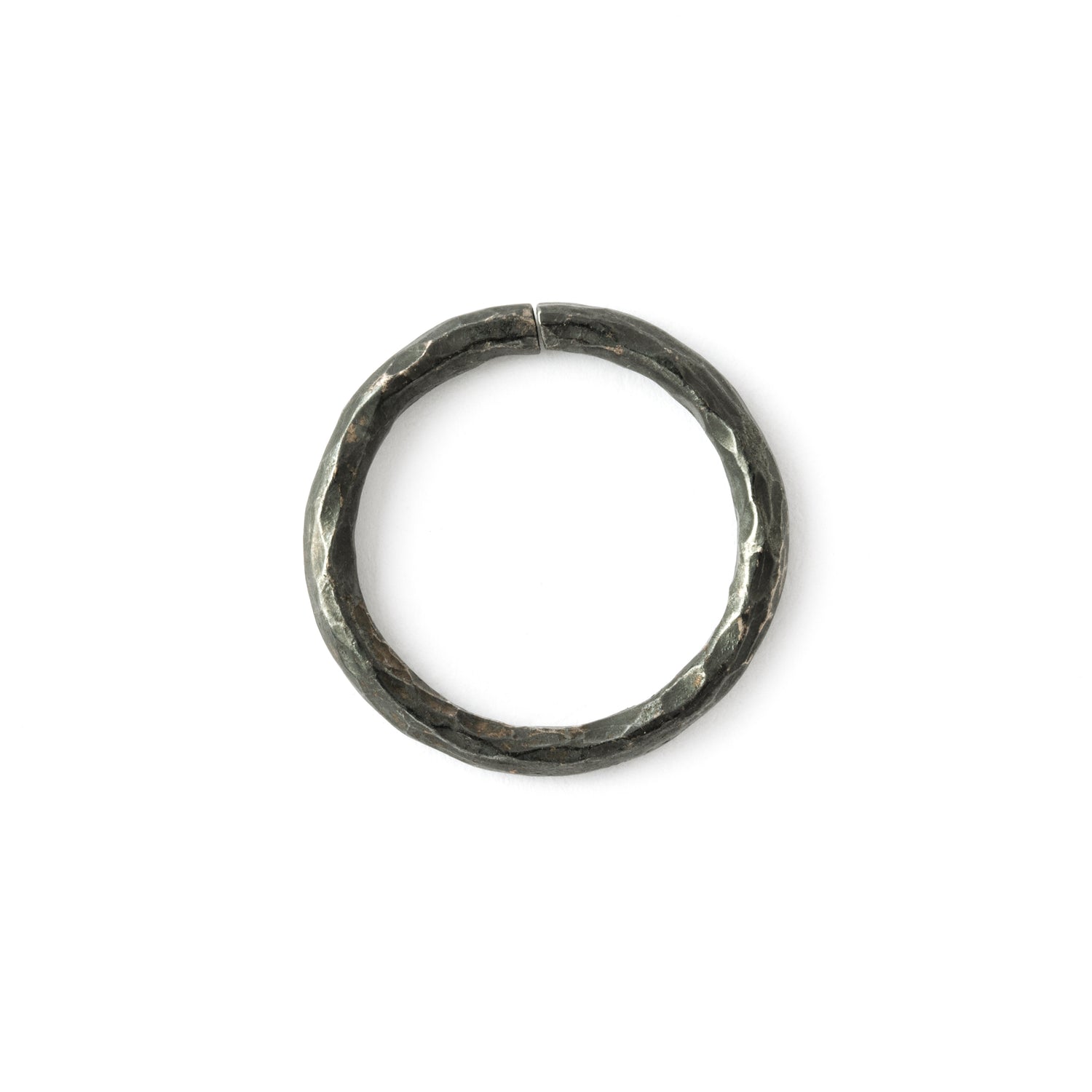 Hammered Black Silver Piercing Ring