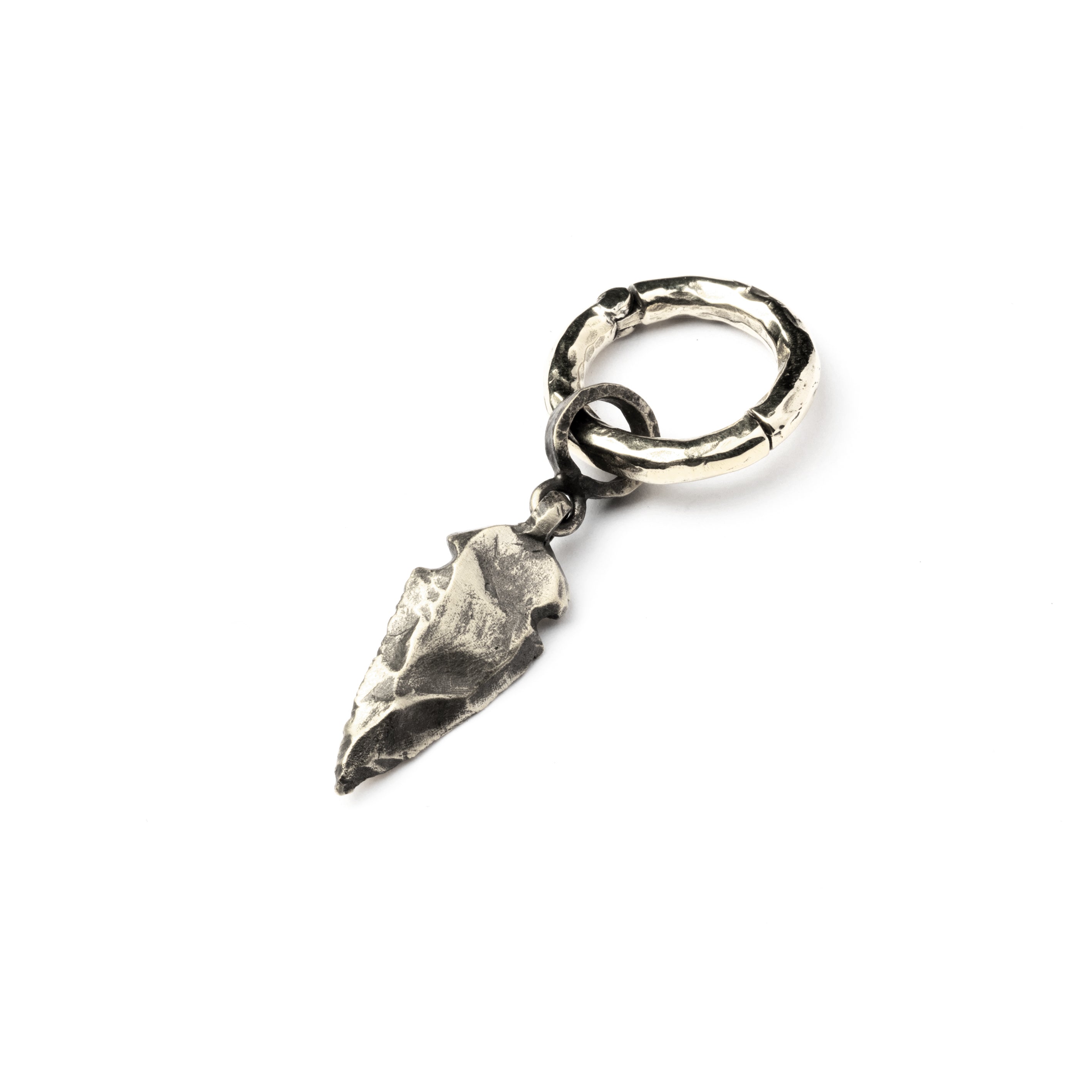single silver hammered hoop ear weight hanger with arrowhead pendant frontal view