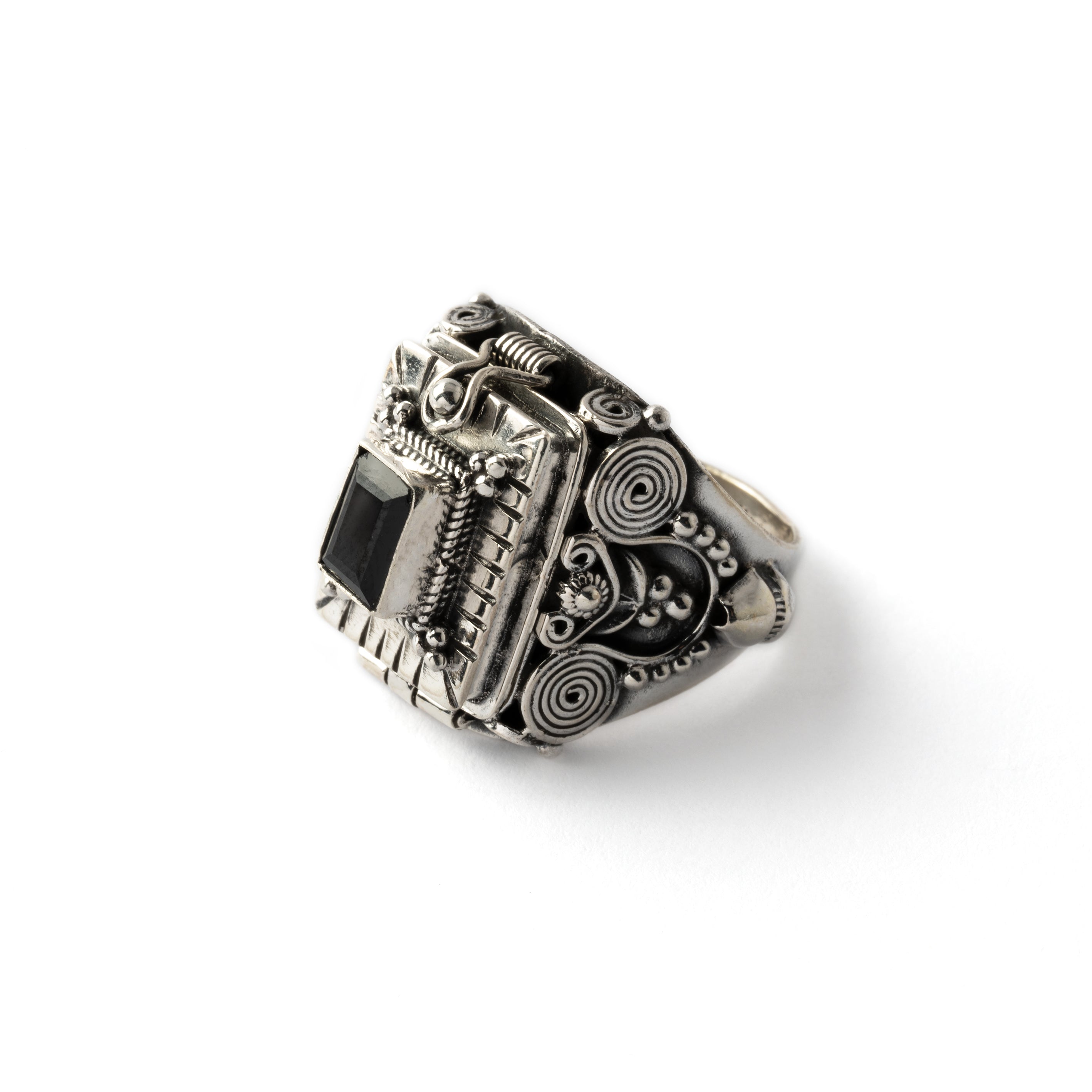 925 Silver box ring with black Onyx left side view