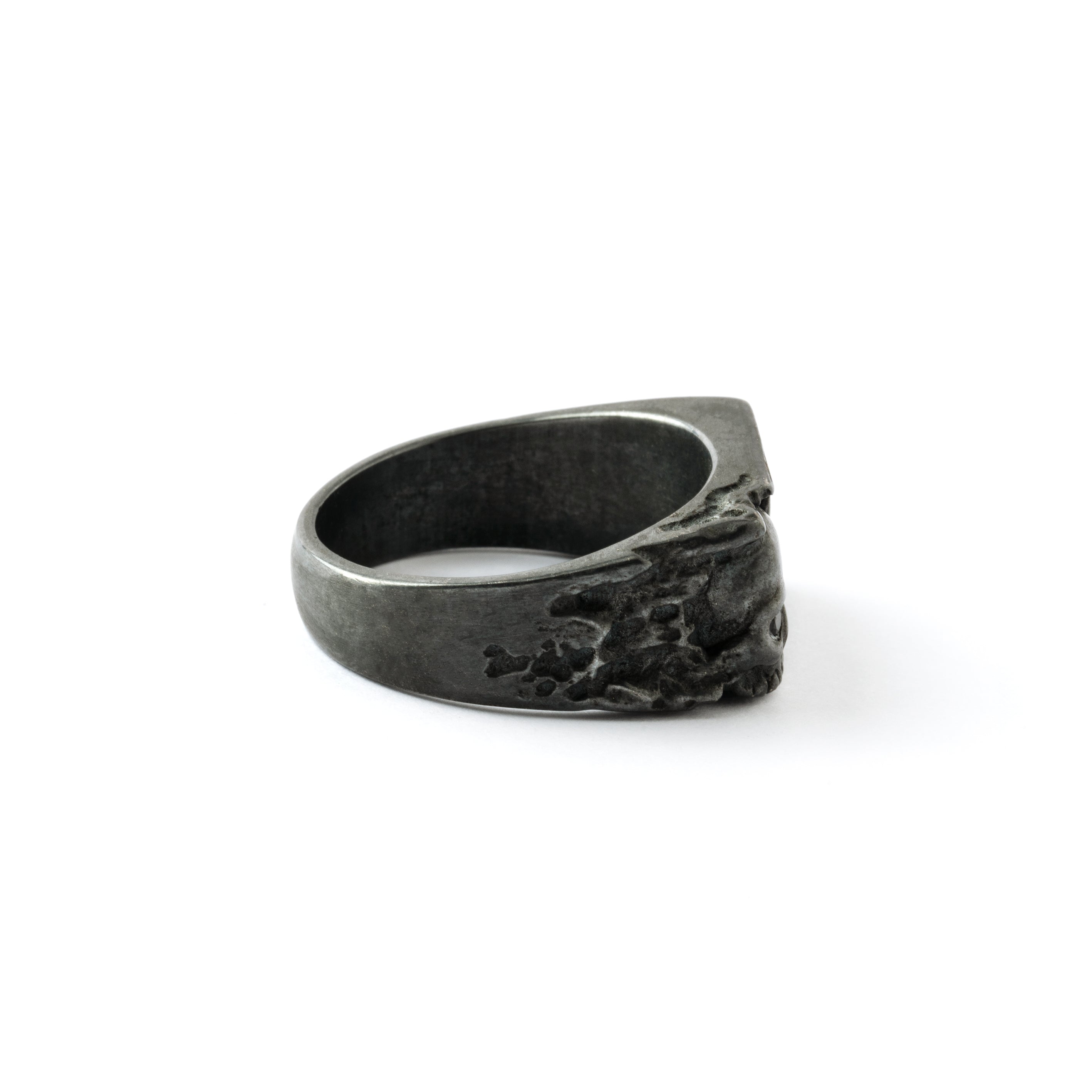 Break Free Skull Black Silver Ring  side view