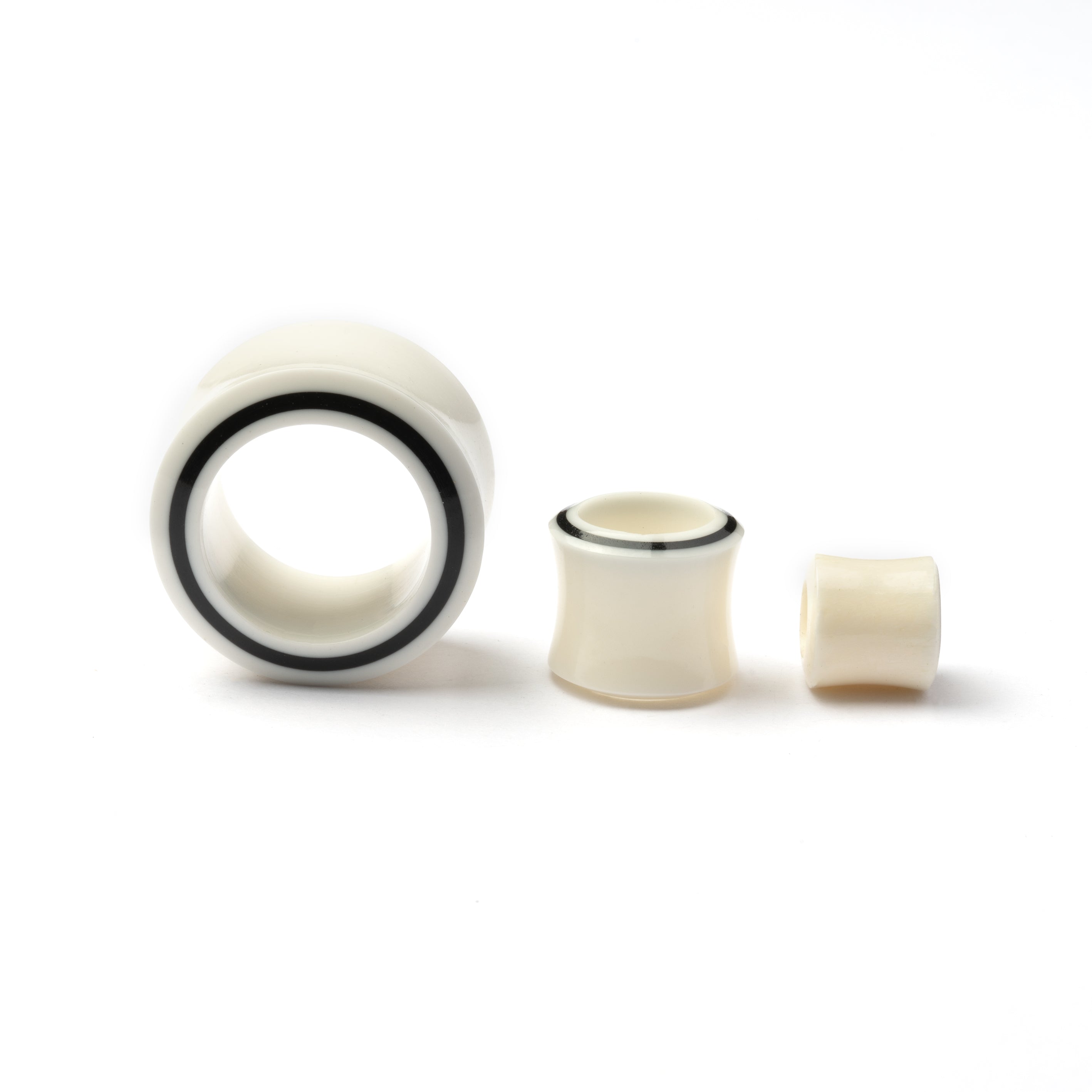 Tunnel de chair osseuse avec cercle de corne