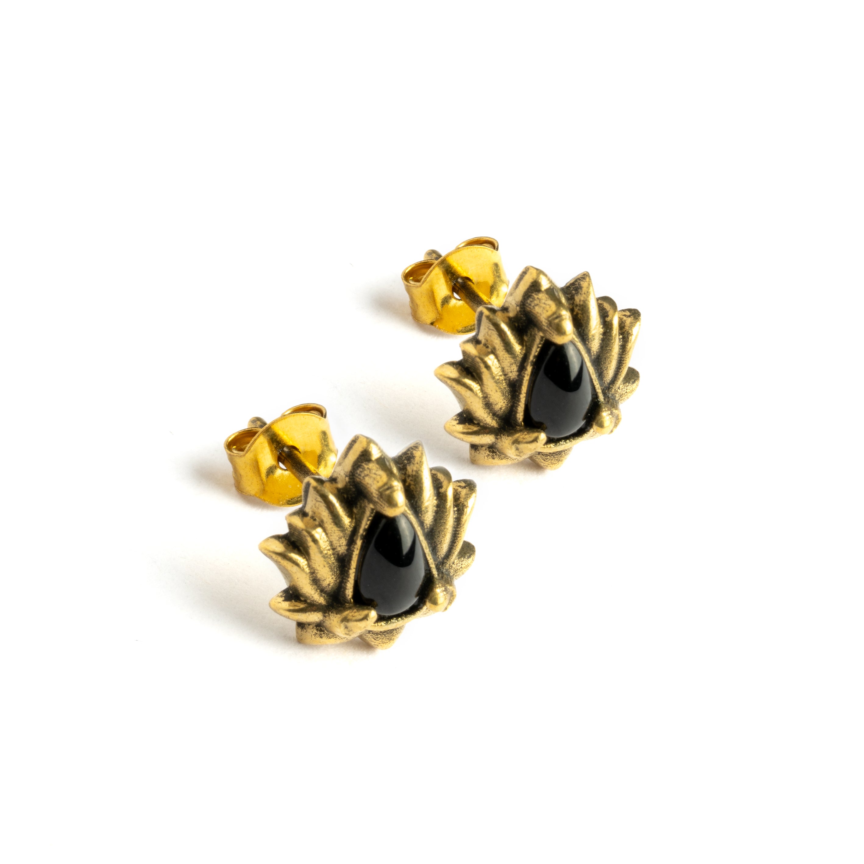 Lotus ear studs with Onyx