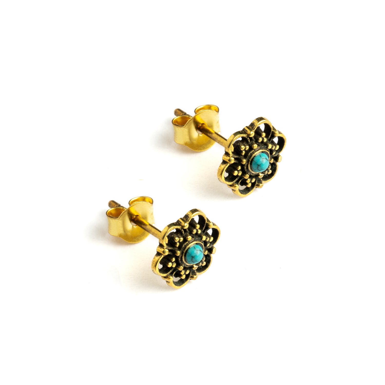 Brass-flower-stud-earrings-with-turquoise_3